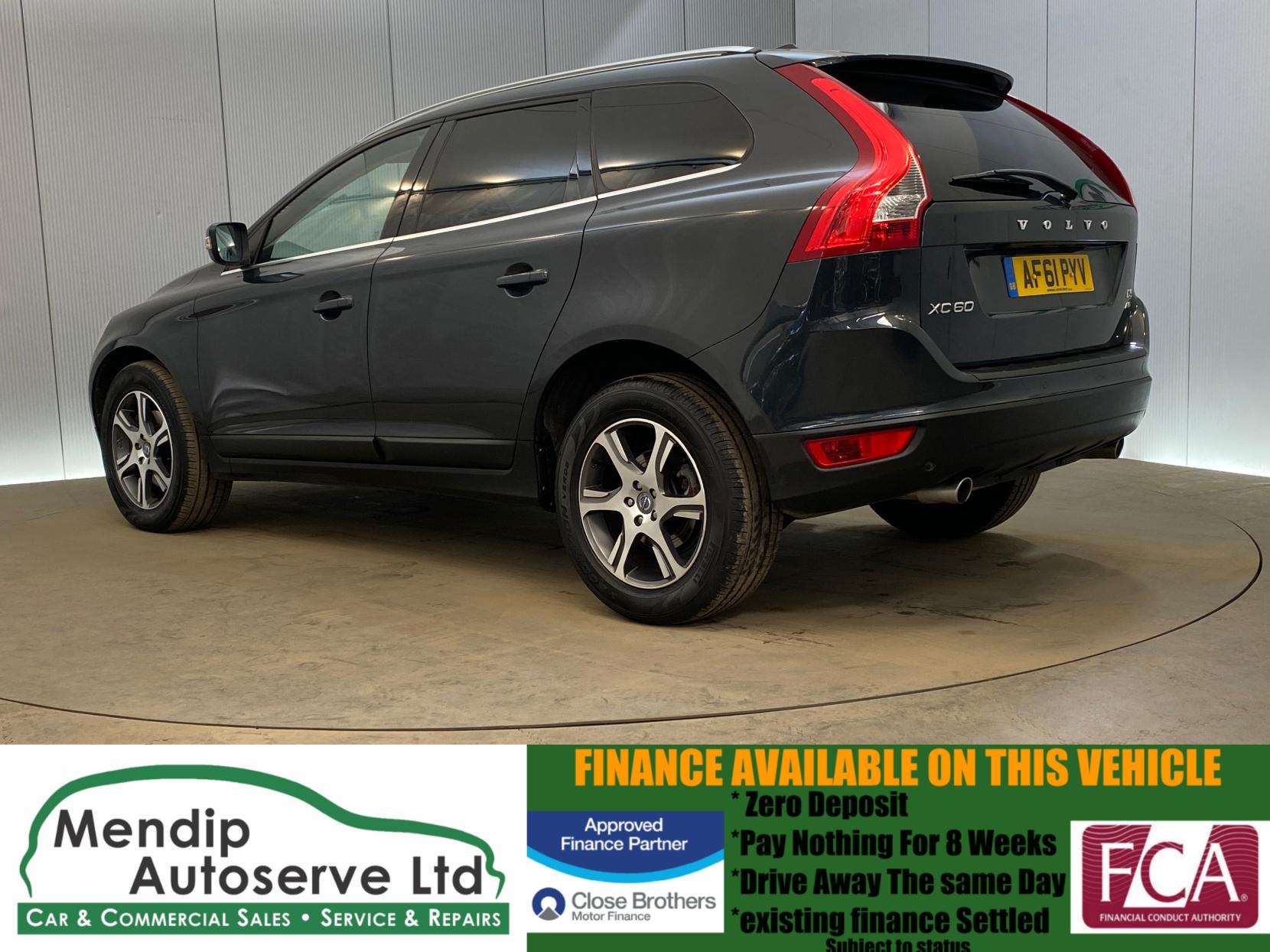 Volvo XC60 2.4 D5 SE Lux SUV 5dr Diesel Geartronic AWD Euro 5 (215 ps)