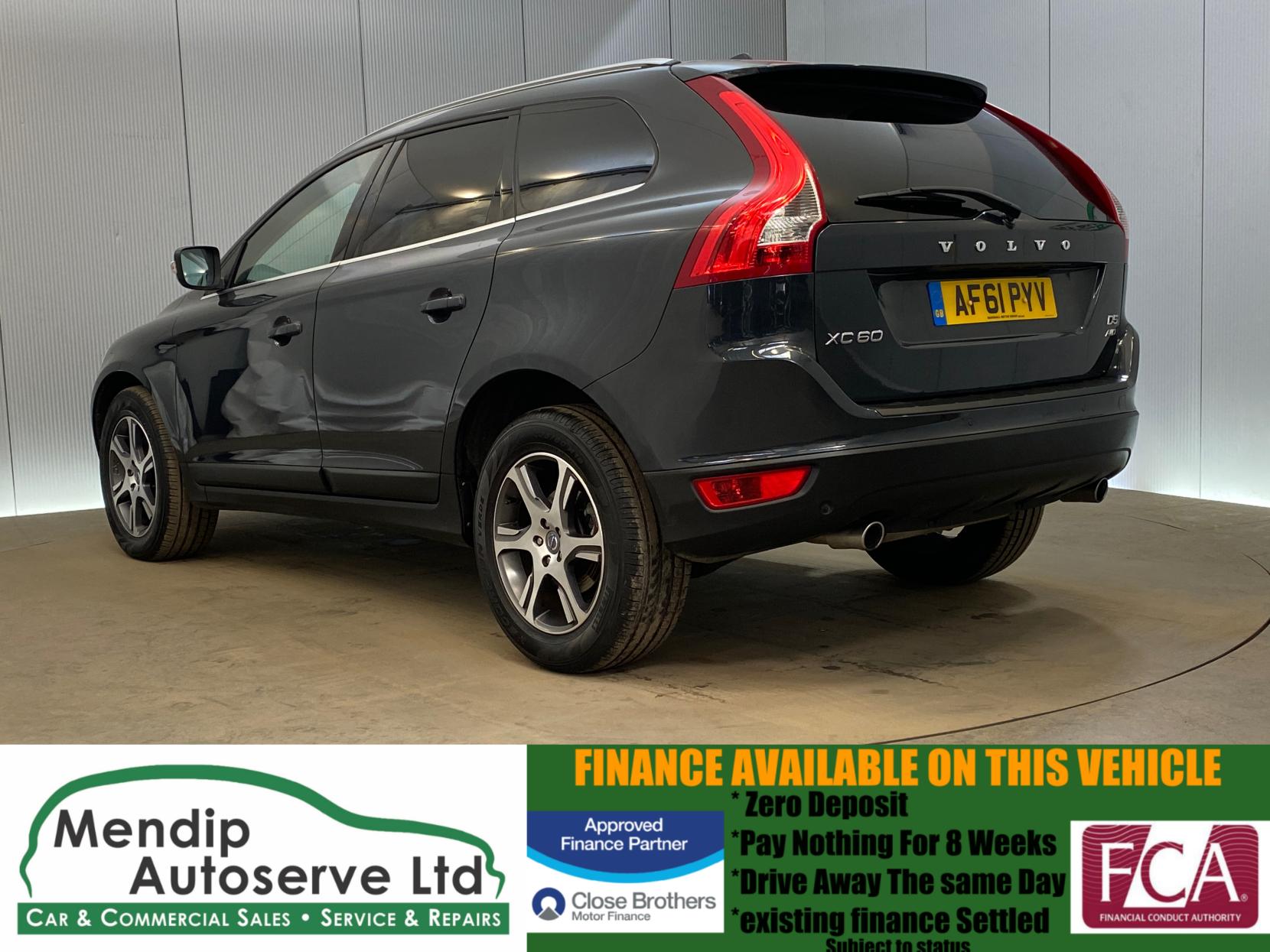 Volvo XC60 2.4 D5 SE Lux SUV 5dr Diesel Geartronic AWD Euro 5 (215 ps)