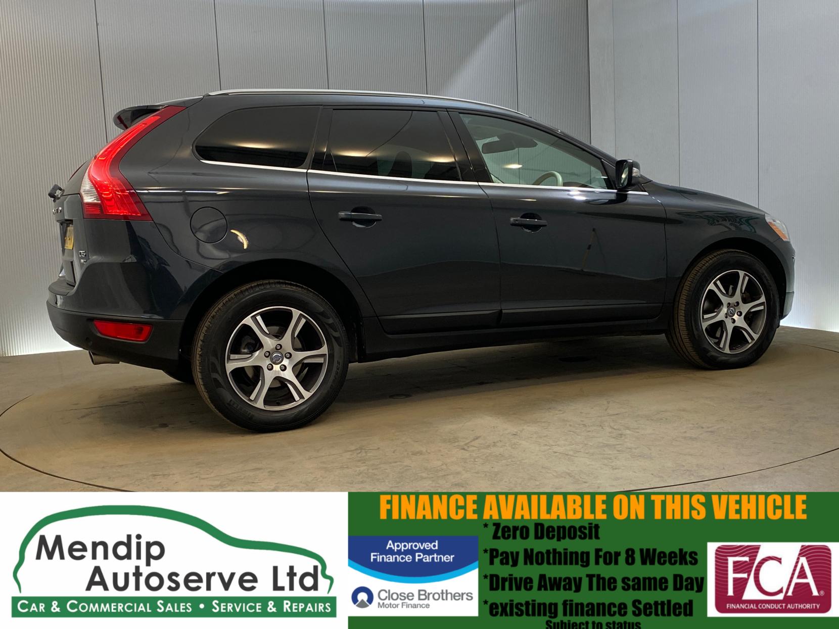 Volvo XC60 2.4 D5 SE Lux SUV 5dr Diesel Geartronic AWD Euro 5 (215 ps)