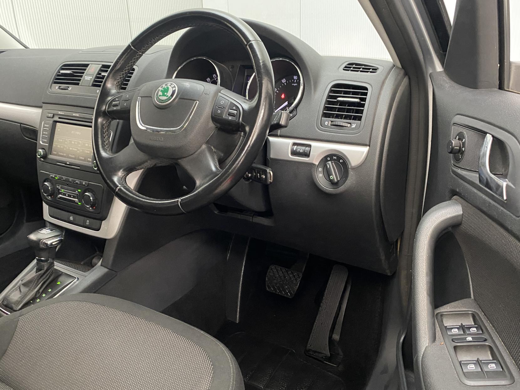 Skoda Yeti 2.0 TDI SE SUV 5dr Diesel DSG 4WD Euro 5 (140 ps)