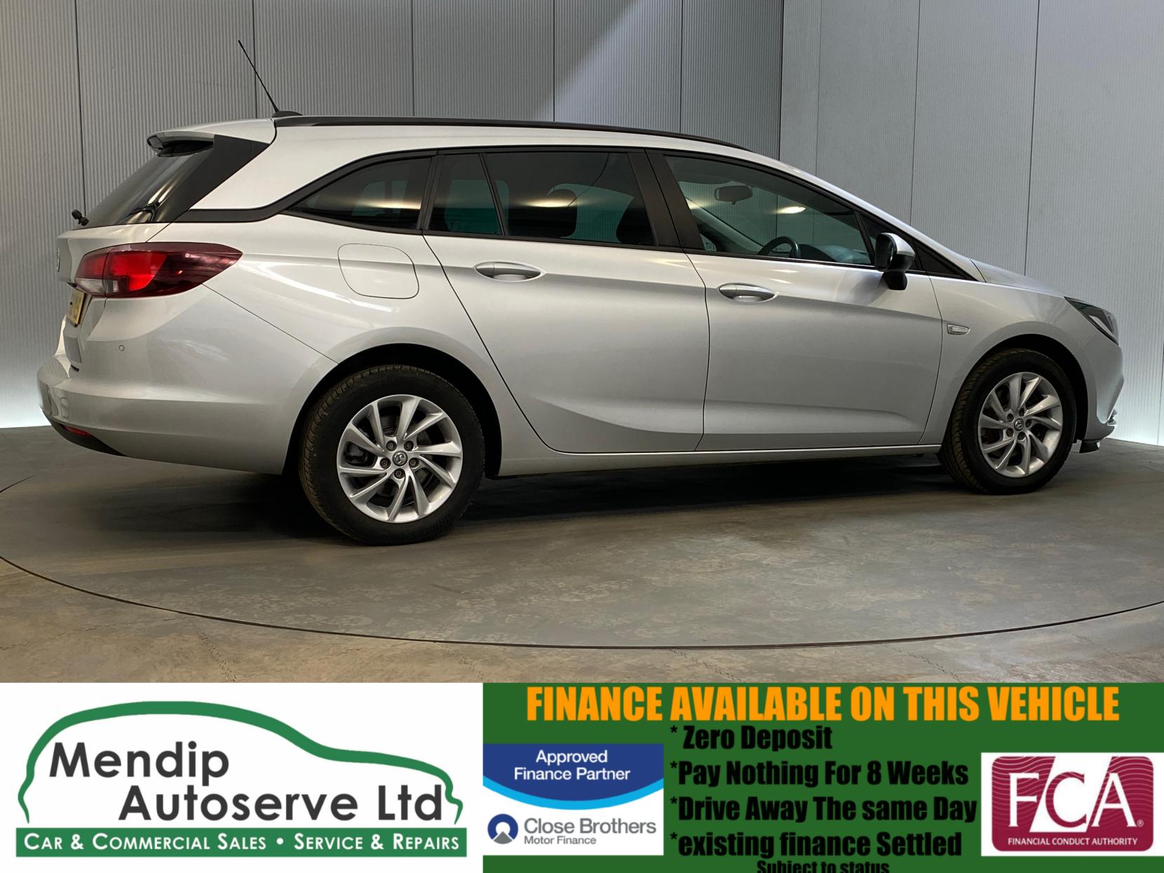 Vauxhall Astra 1.6 CDTi BlueInjection Tech Line Nav Sports Tourer 5dr Diesel Manual Euro 6 (s/s) (136 ps)