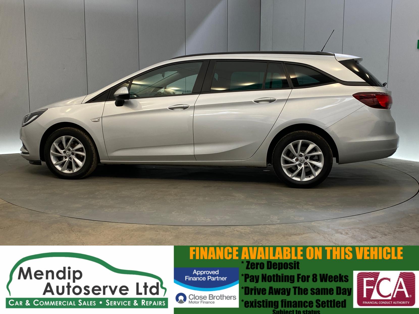 Vauxhall Astra 1.6 CDTi BlueInjection Tech Line Nav Sports Tourer 5dr Diesel Manual Euro 6 (s/s) (136 ps)