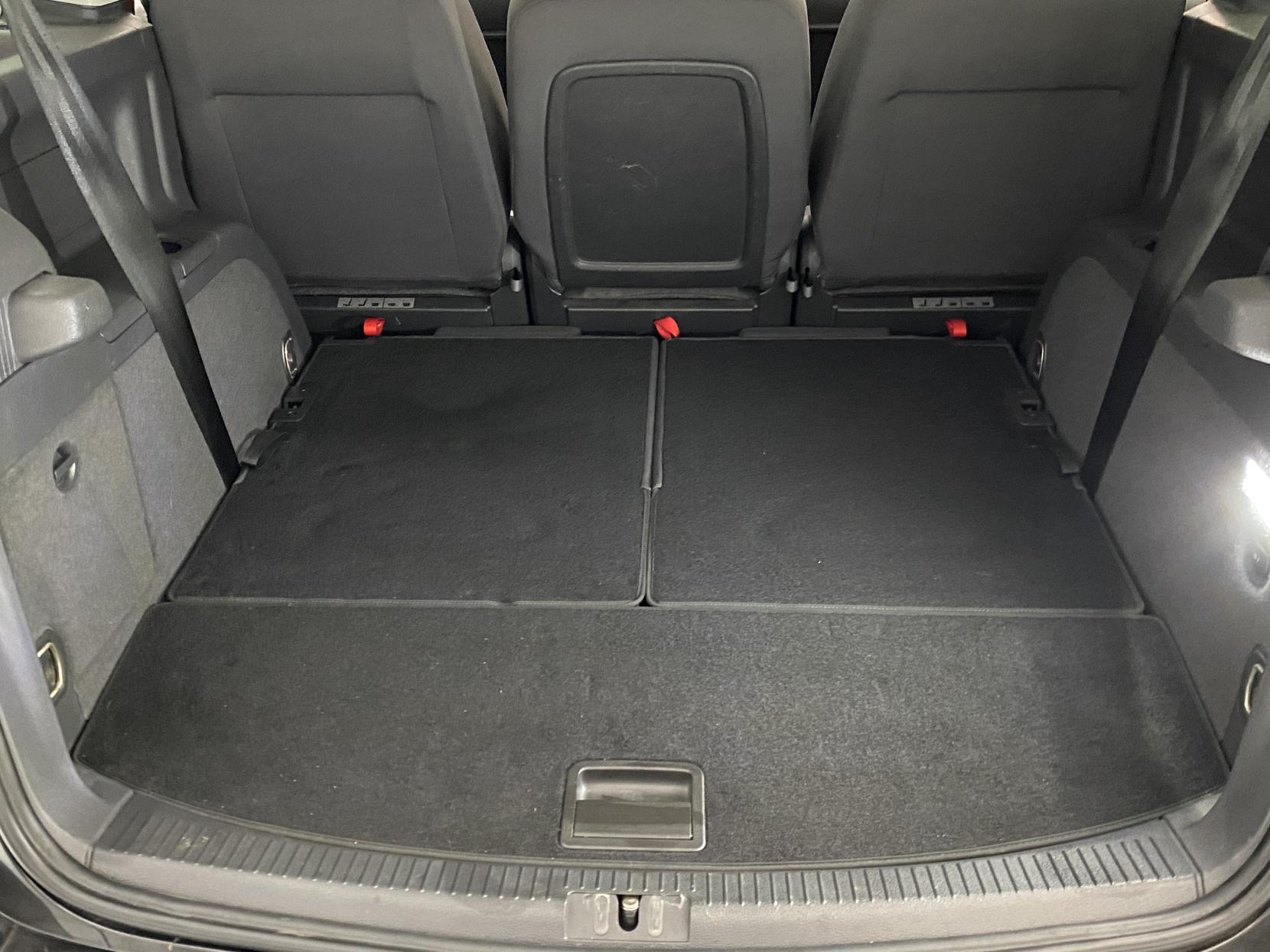 Volkswagen Touran 1.4 TSI SE MPV 5dr Petrol DSG Euro 5 (140 ps)
