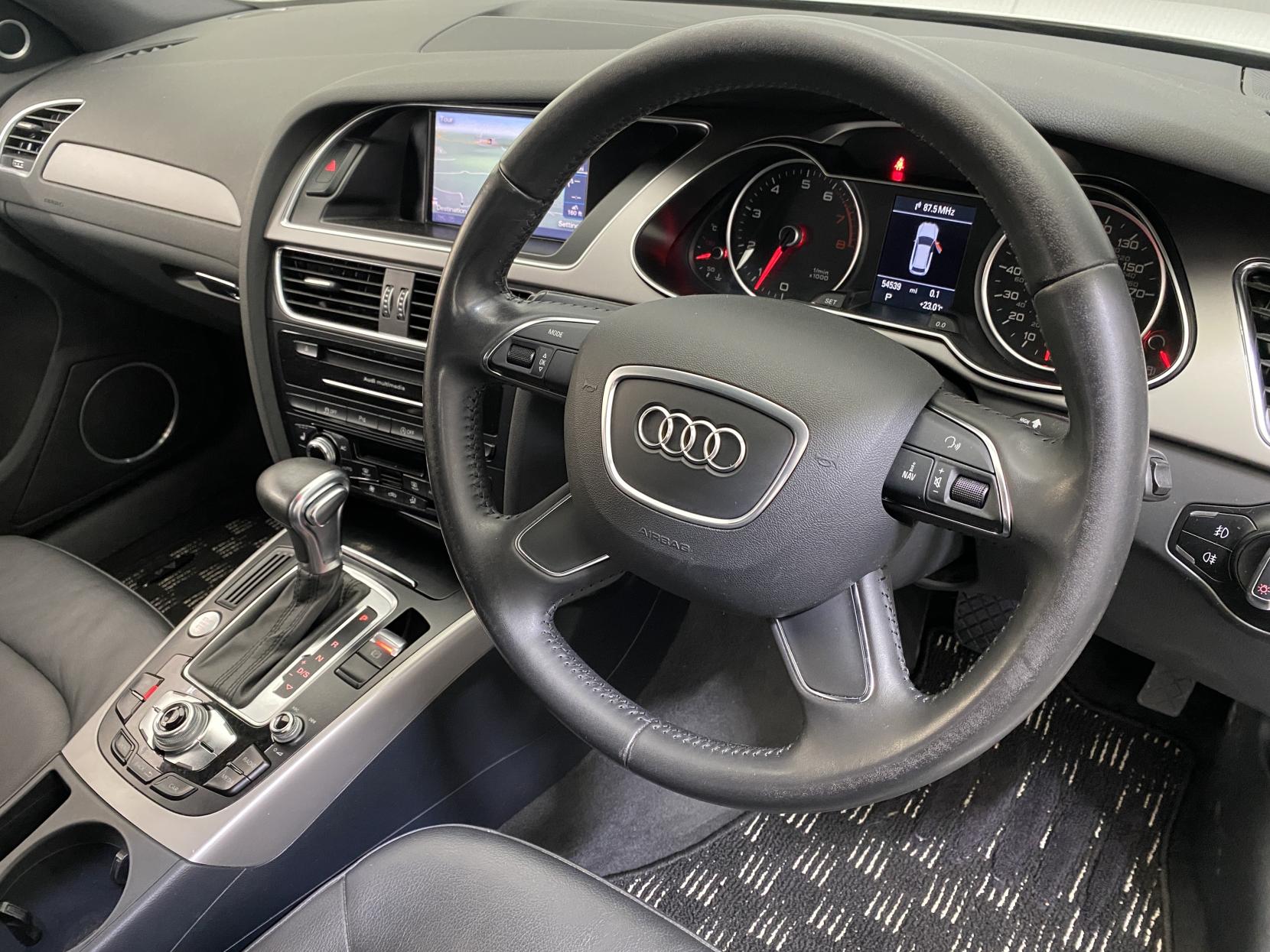 Audi A4 Avant 2.0 TFSI S line Estate 5dr Petrol Multitronic Euro 5 (s/s) (211 ps)