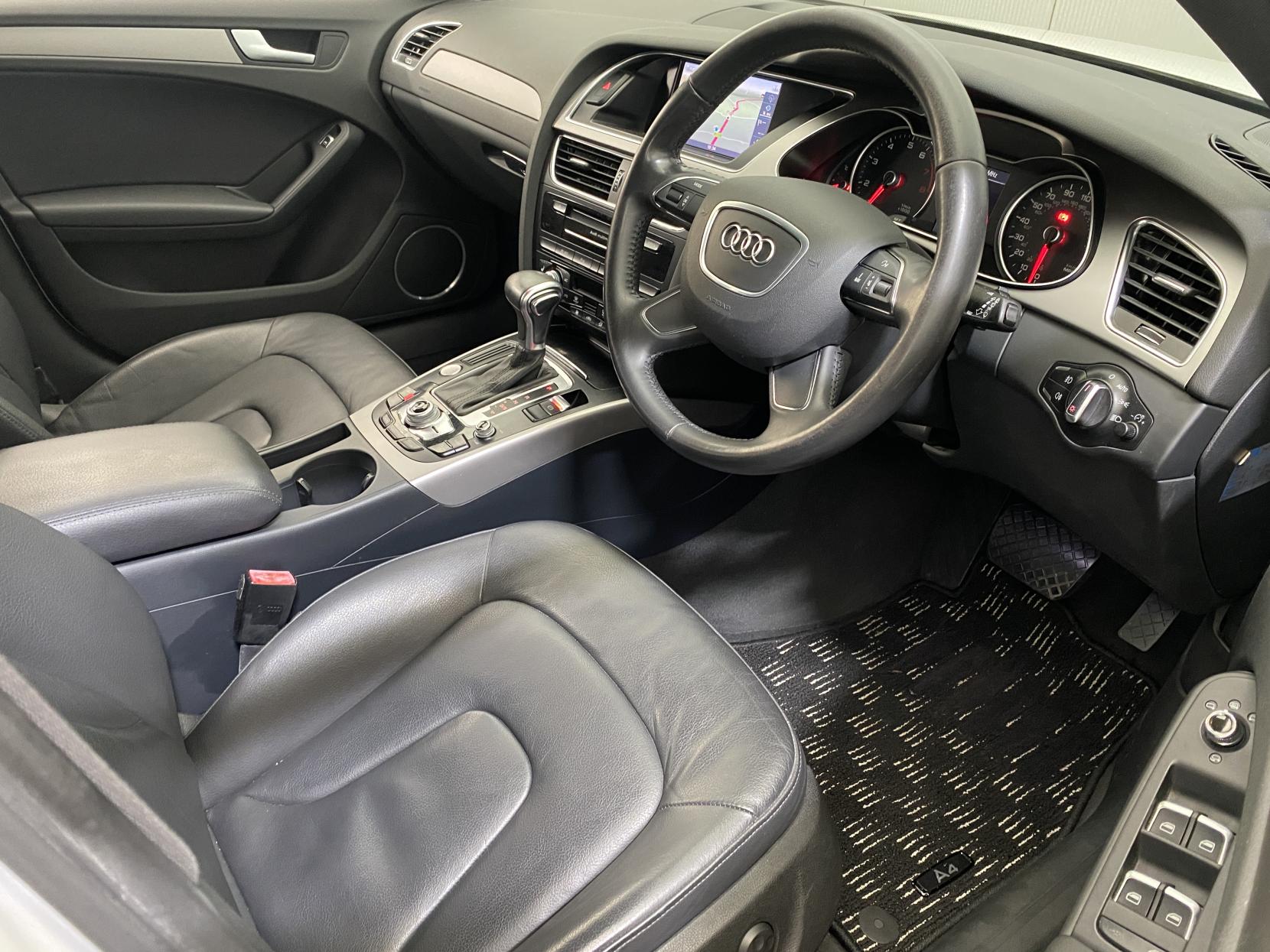 Audi A4 Avant 2.0 TFSI S line Estate 5dr Petrol Multitronic Euro 5 (s/s) (211 ps)