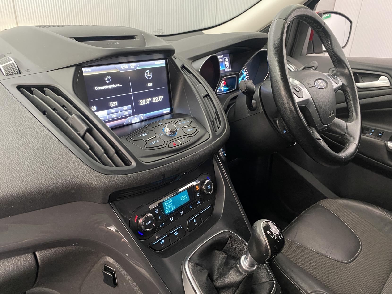 Ford Kuga 2.0 TDCi Titanium SUV 5dr Diesel Manual 2WD Euro 6 (s/s) (150 ps)