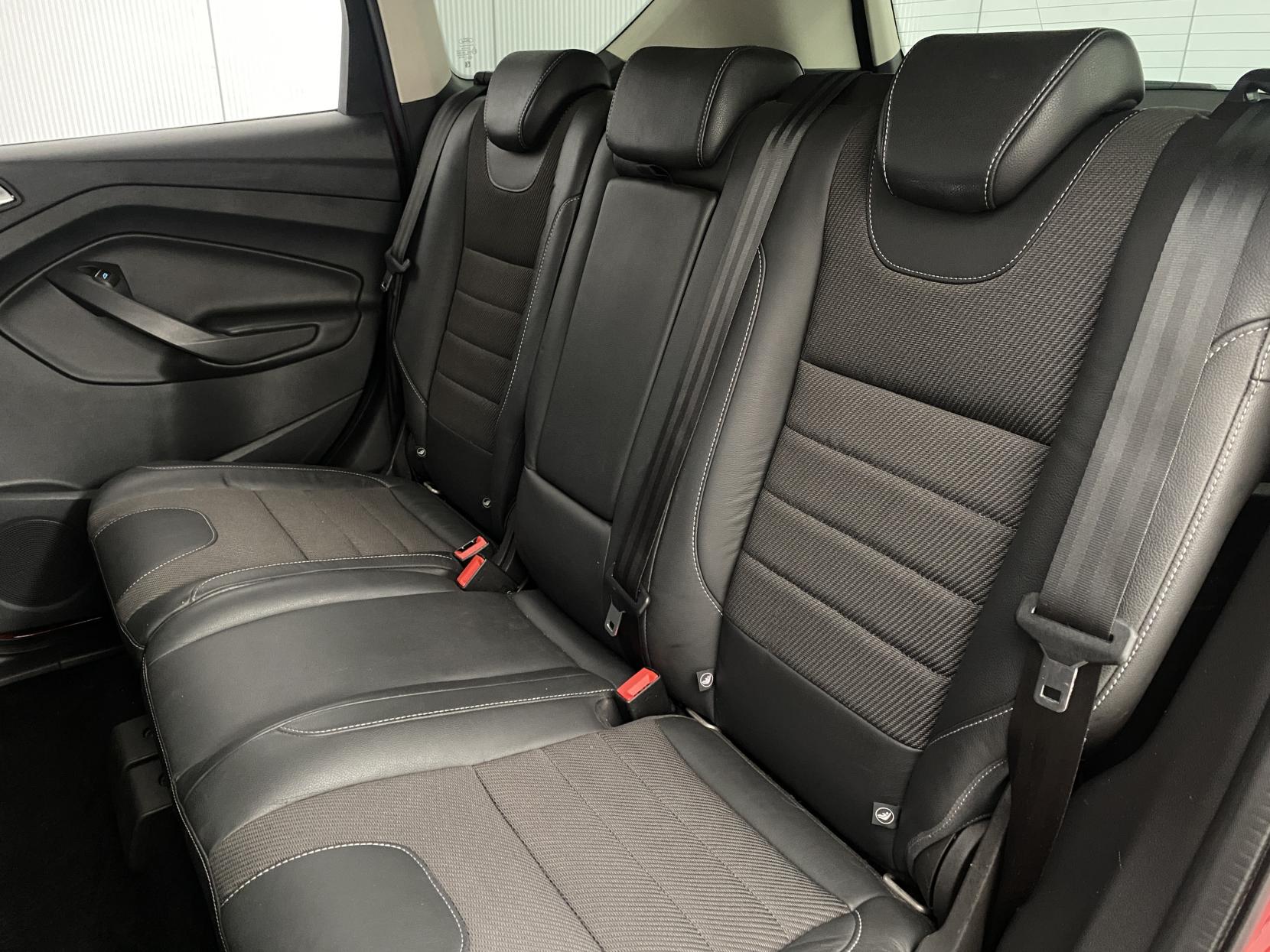 Ford Kuga 2.0 TDCi Titanium SUV 5dr Diesel Manual 2WD Euro 6 (s/s) (150 ps)