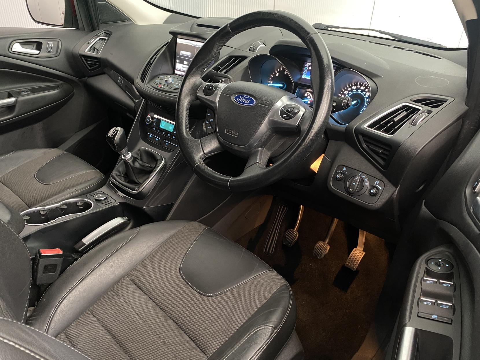 Ford Kuga 2.0 TDCi Titanium SUV 5dr Diesel Manual 2WD Euro 6 (s/s) (150 ps)