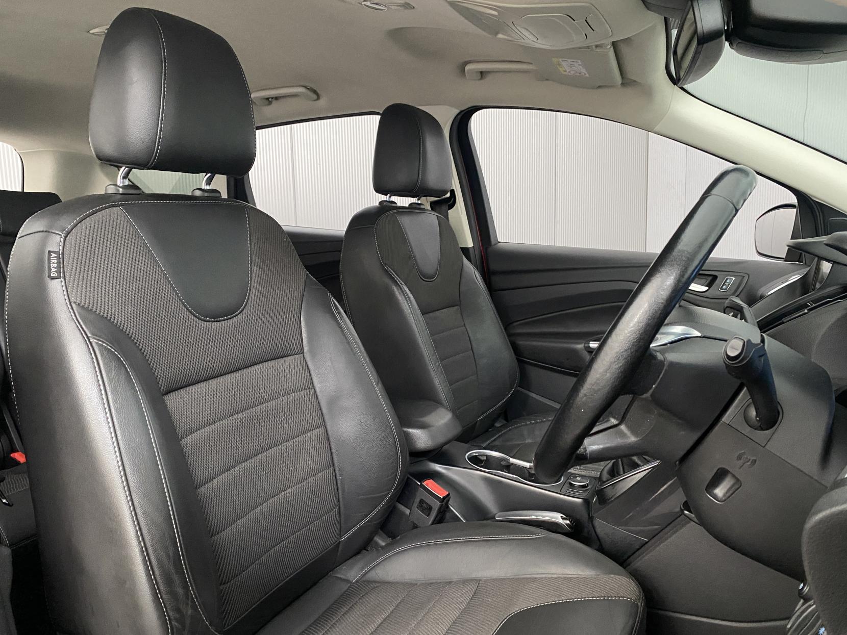 Ford Kuga 2.0 TDCi Titanium SUV 5dr Diesel Manual 2WD Euro 6 (s/s) (150 ps)