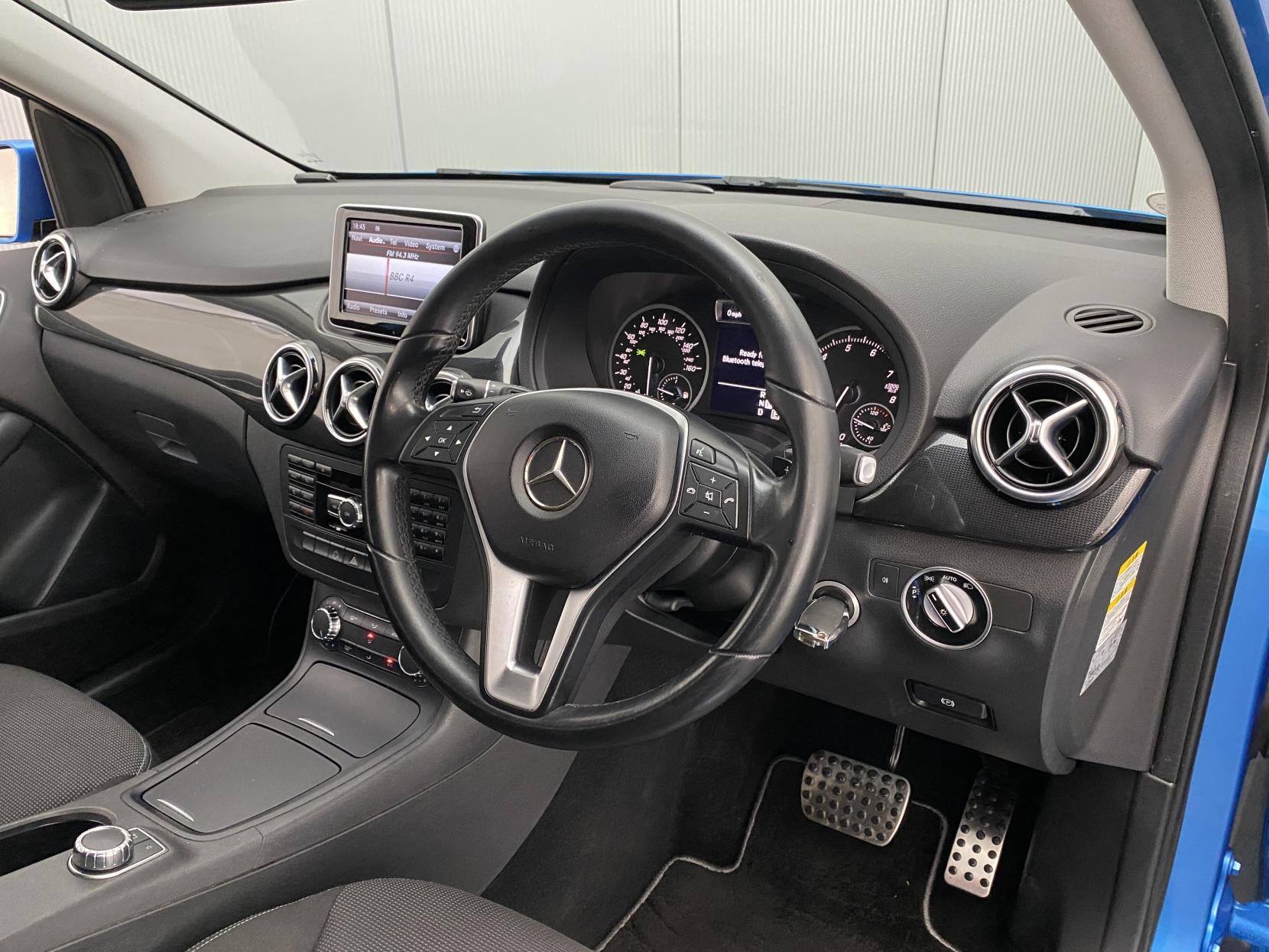 Mercedes-Benz B Class 1.6 B180 BlueEfficiency Sport MPV 5dr Petrol 7G-DCT Euro 5 (s/s) (122 ps)