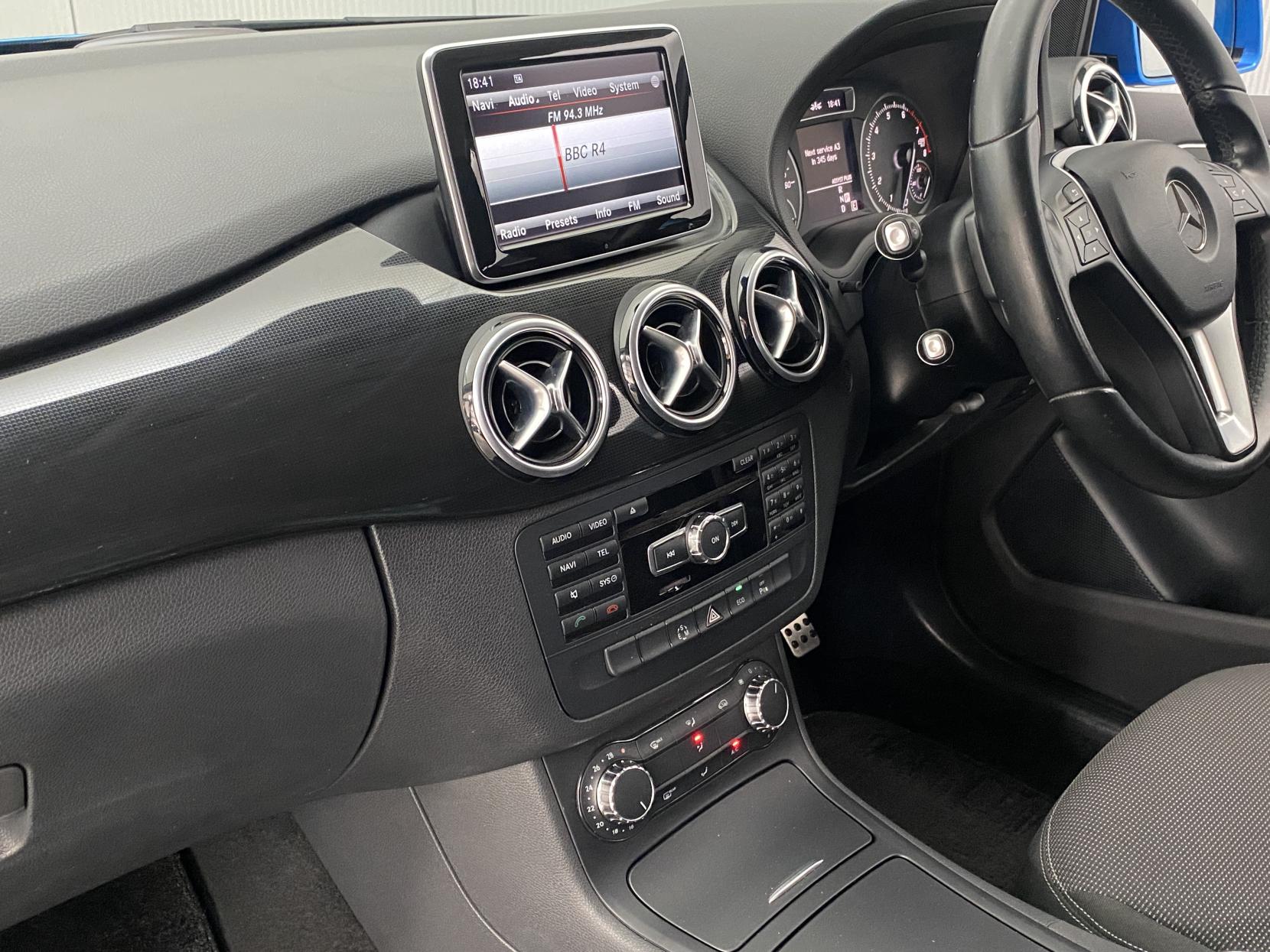 Mercedes-Benz B Class 1.6 B180 BlueEfficiency Sport MPV 5dr Petrol 7G-DCT Euro 5 (s/s) (122 ps)
