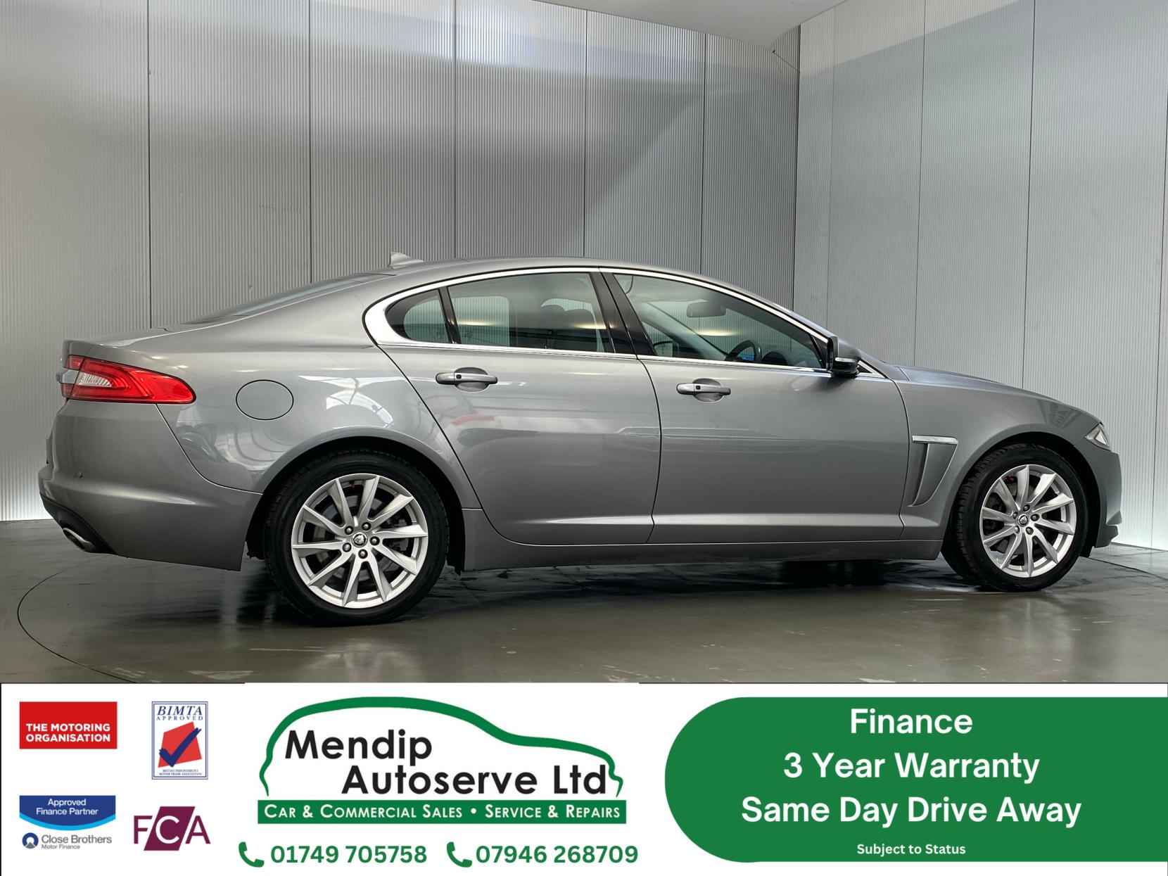 Jaguar XF 2.2d Premium Luxury Saloon 4dr Diesel Auto Euro 5 (s/s) (200 ps)