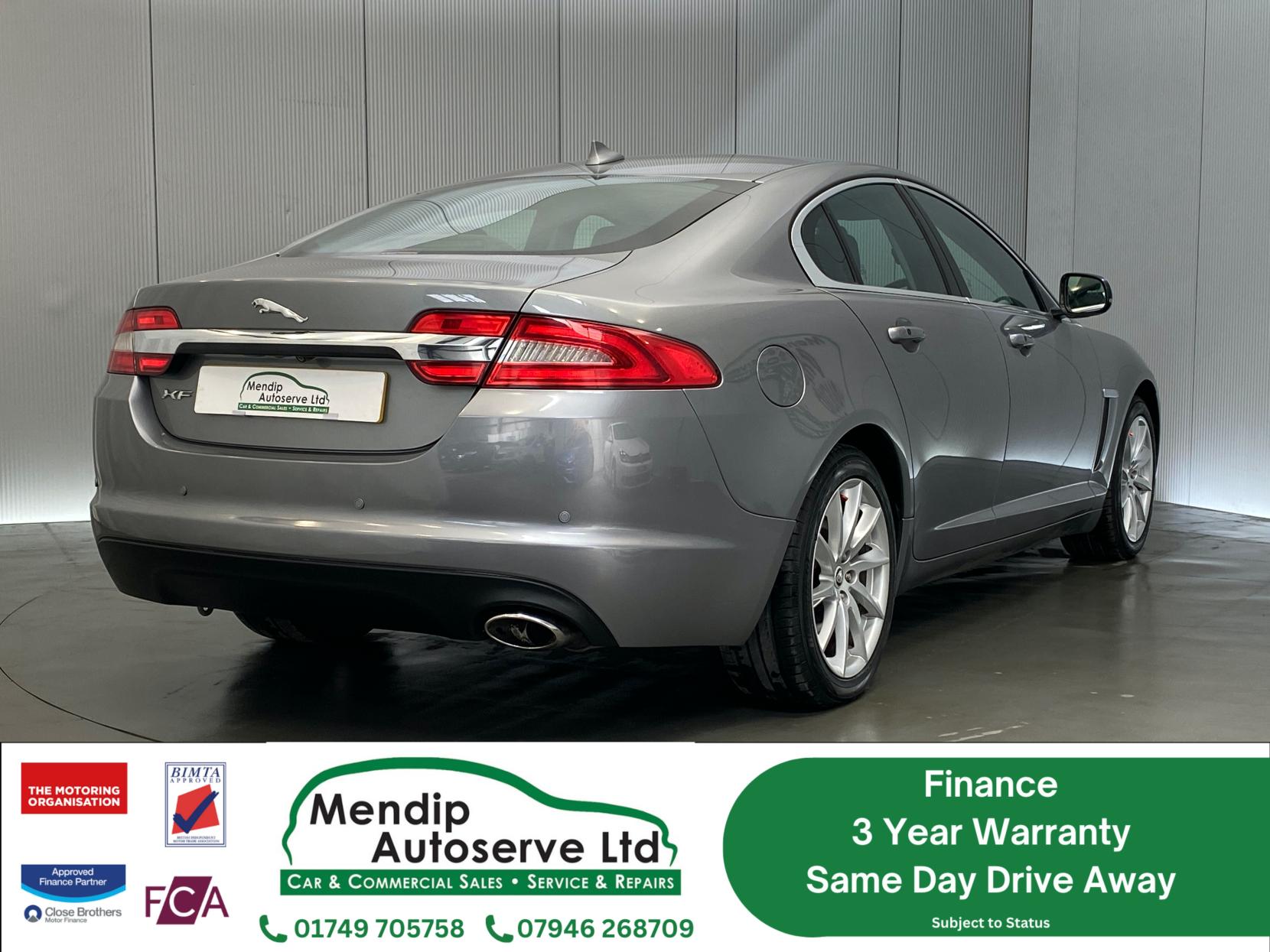 Jaguar XF 2.2d Premium Luxury Saloon 4dr Diesel Auto Euro 5 (s/s) (200 ps)