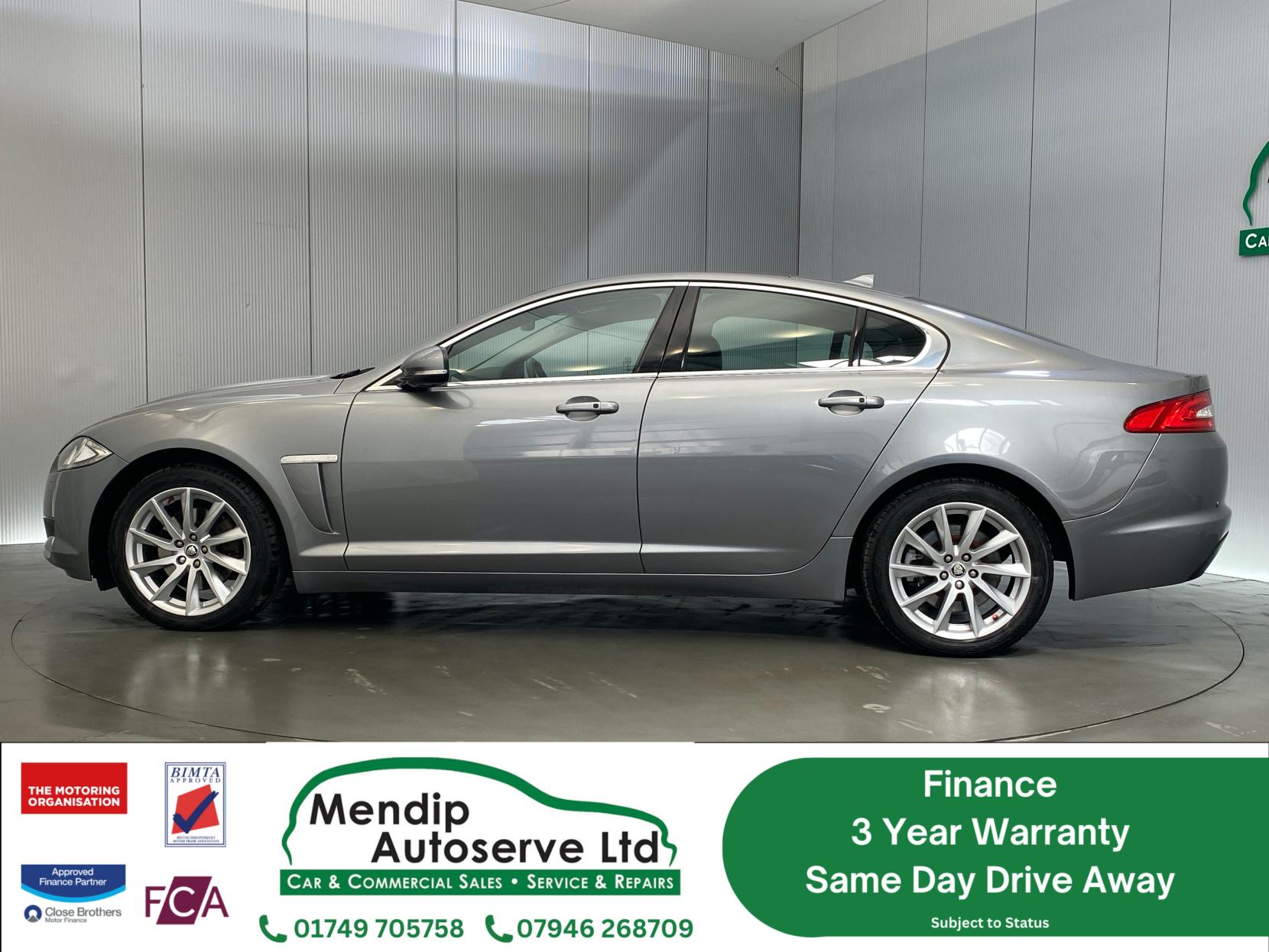 Jaguar XF 2.2d Premium Luxury Saloon 4dr Diesel Auto Euro 5 (s/s) (200 ps)