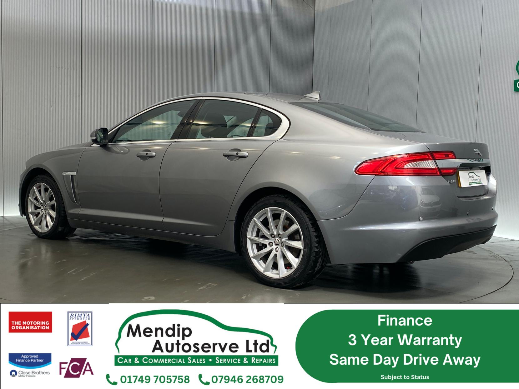 Jaguar XF 2.2d Premium Luxury Saloon 4dr Diesel Auto Euro 5 (s/s) (200 ps)