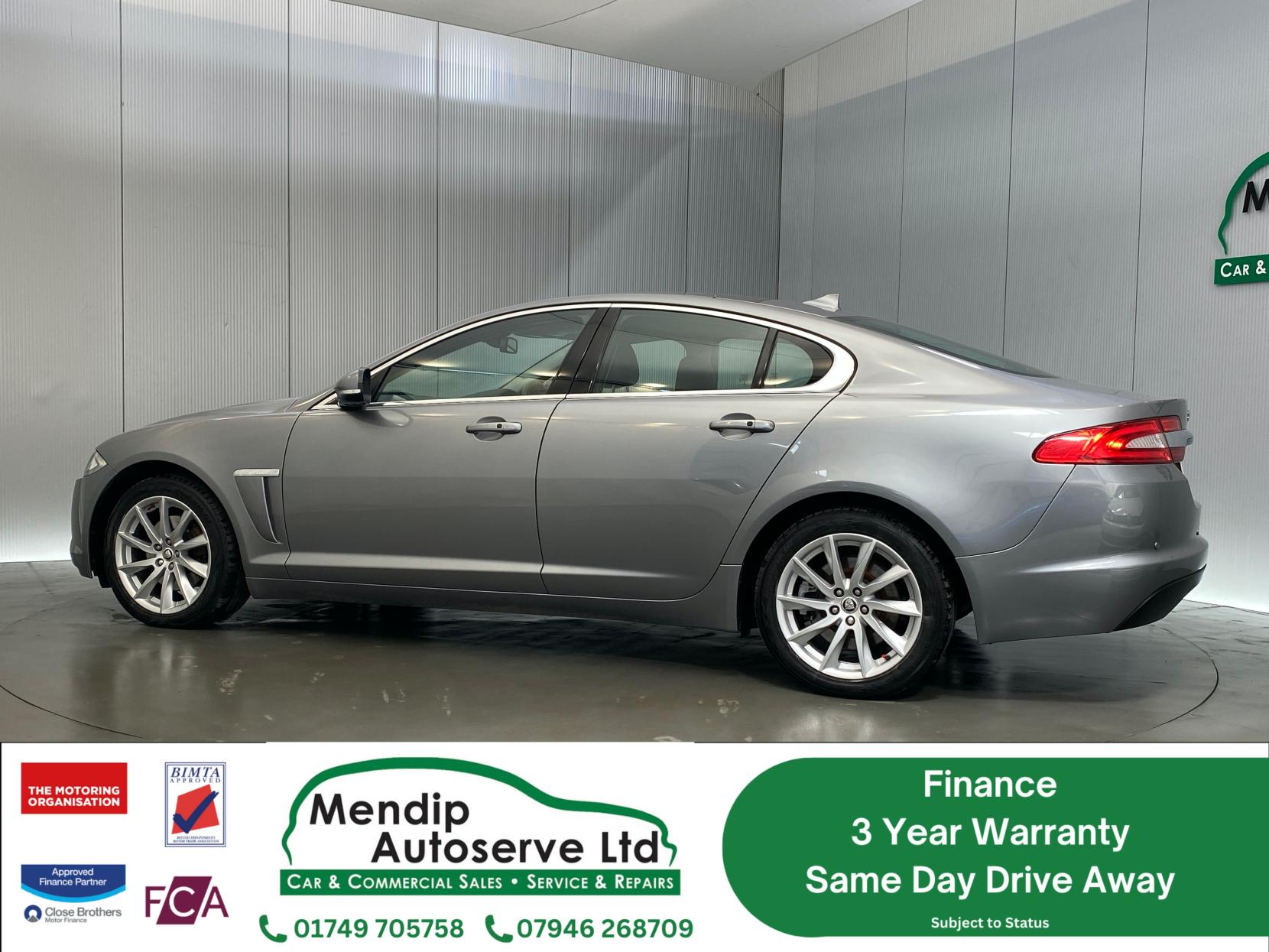 Jaguar XF 2.2d Premium Luxury Saloon 4dr Diesel Auto Euro 5 (s/s) (200 ps)