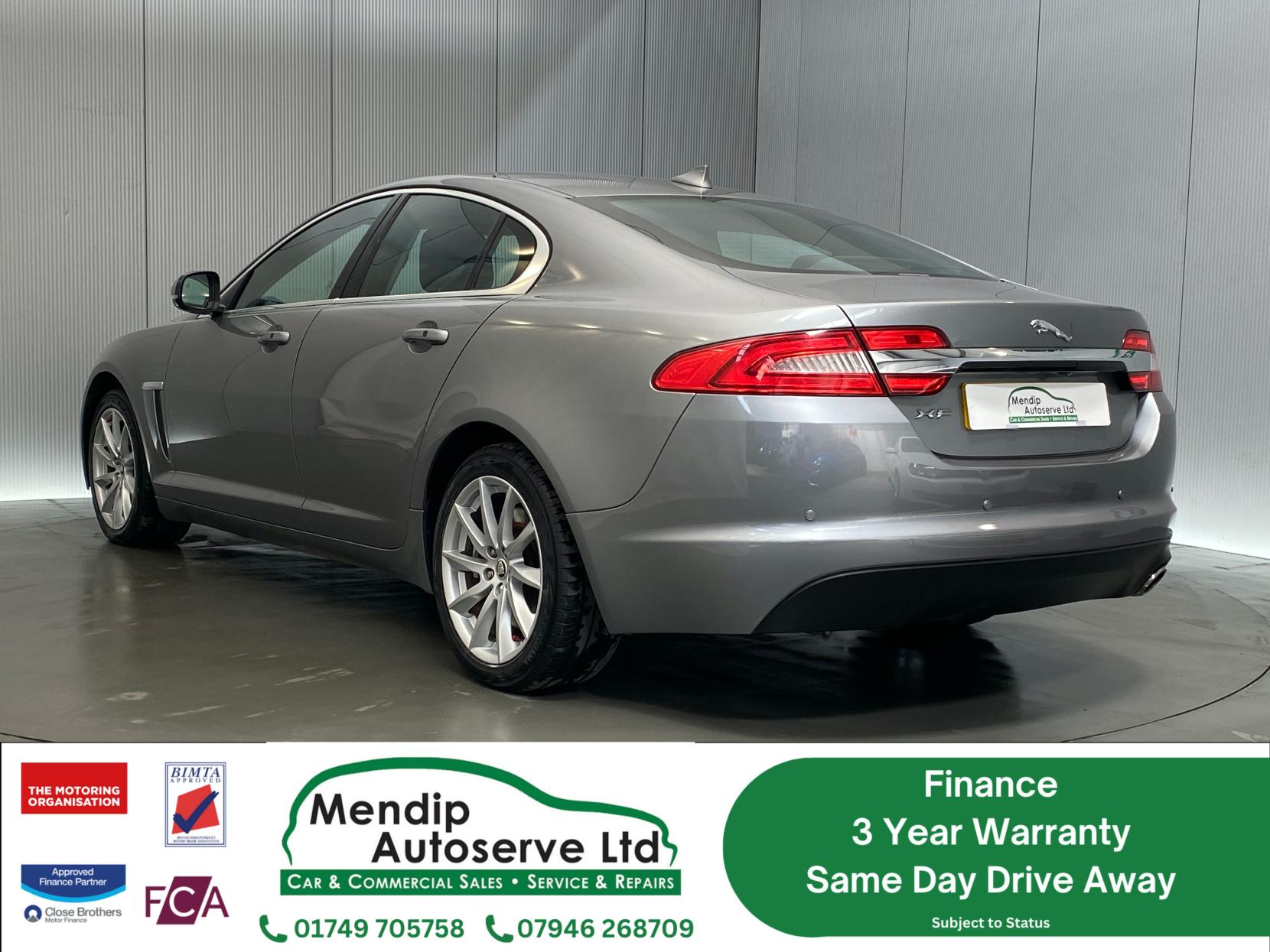 Jaguar XF 2.2d Premium Luxury Saloon 4dr Diesel Auto Euro 5 (s/s) (200 ps)