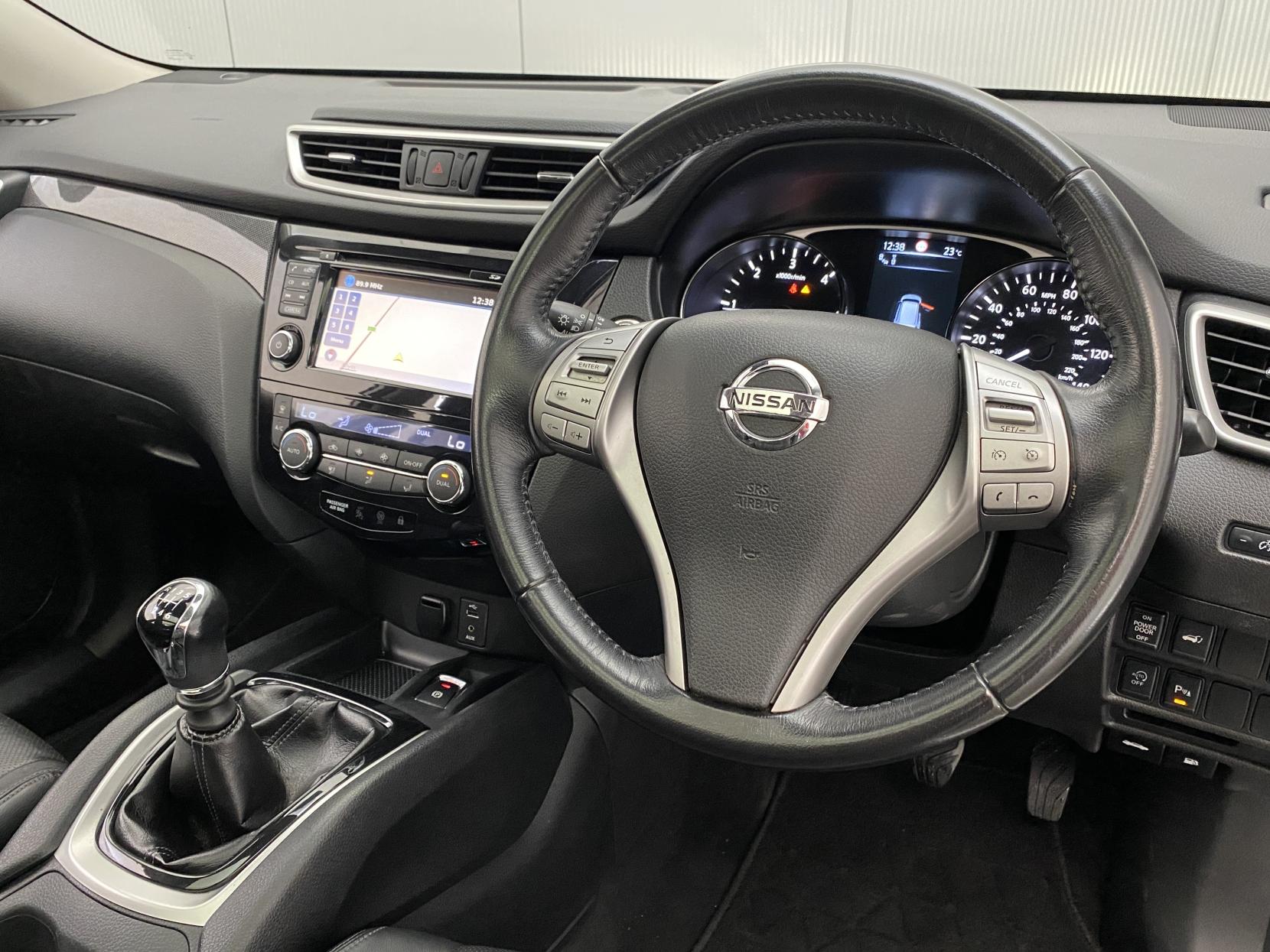 Nissan X-Trail 1.6 dCi Tekna SUV 5dr Diesel Manual 4WD Euro 5 (s/s) (130 ps)
