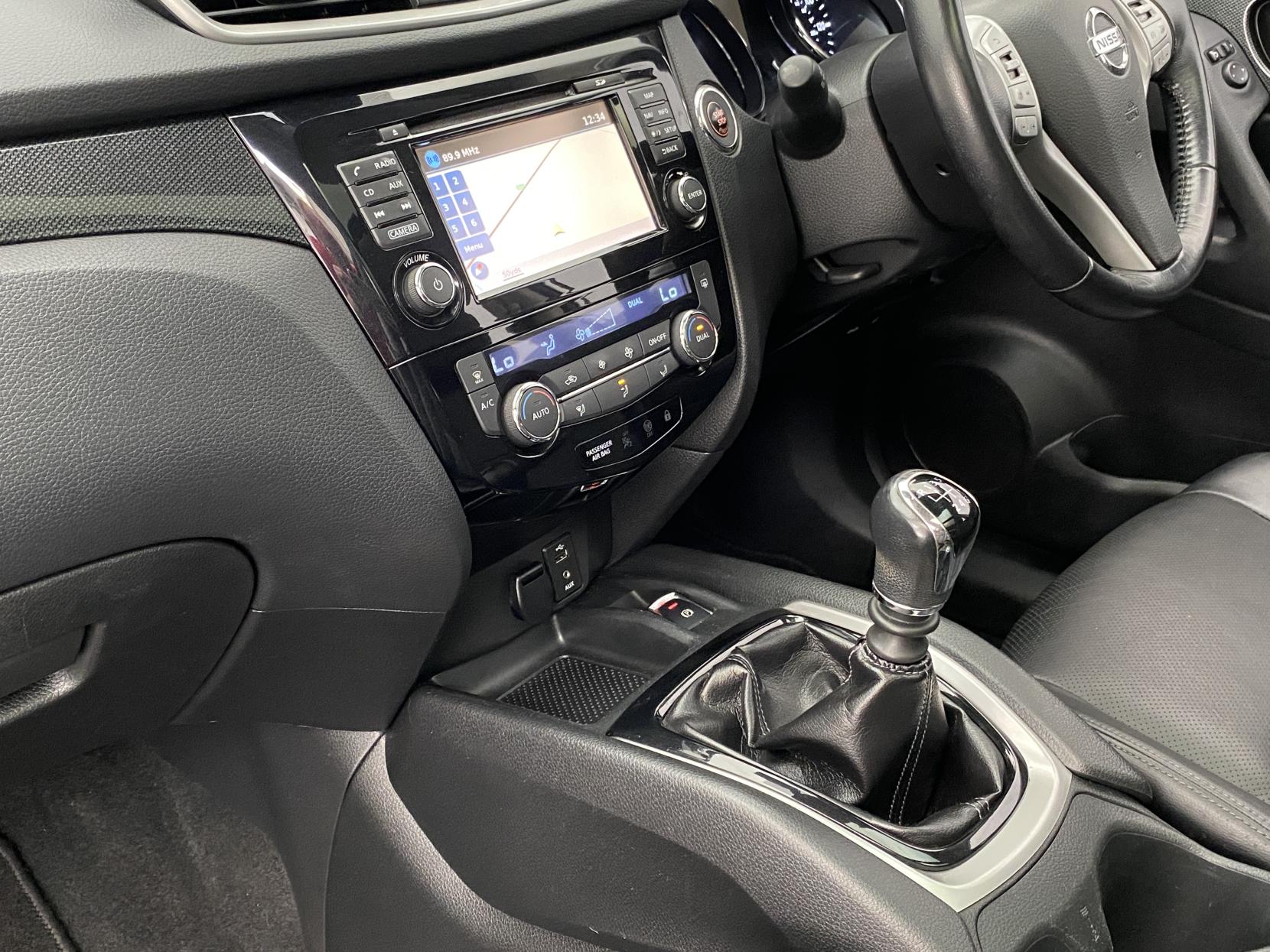 Nissan X-Trail 1.6 dCi Tekna SUV 5dr Diesel Manual 4WD Euro 5 (s/s) (130 ps)