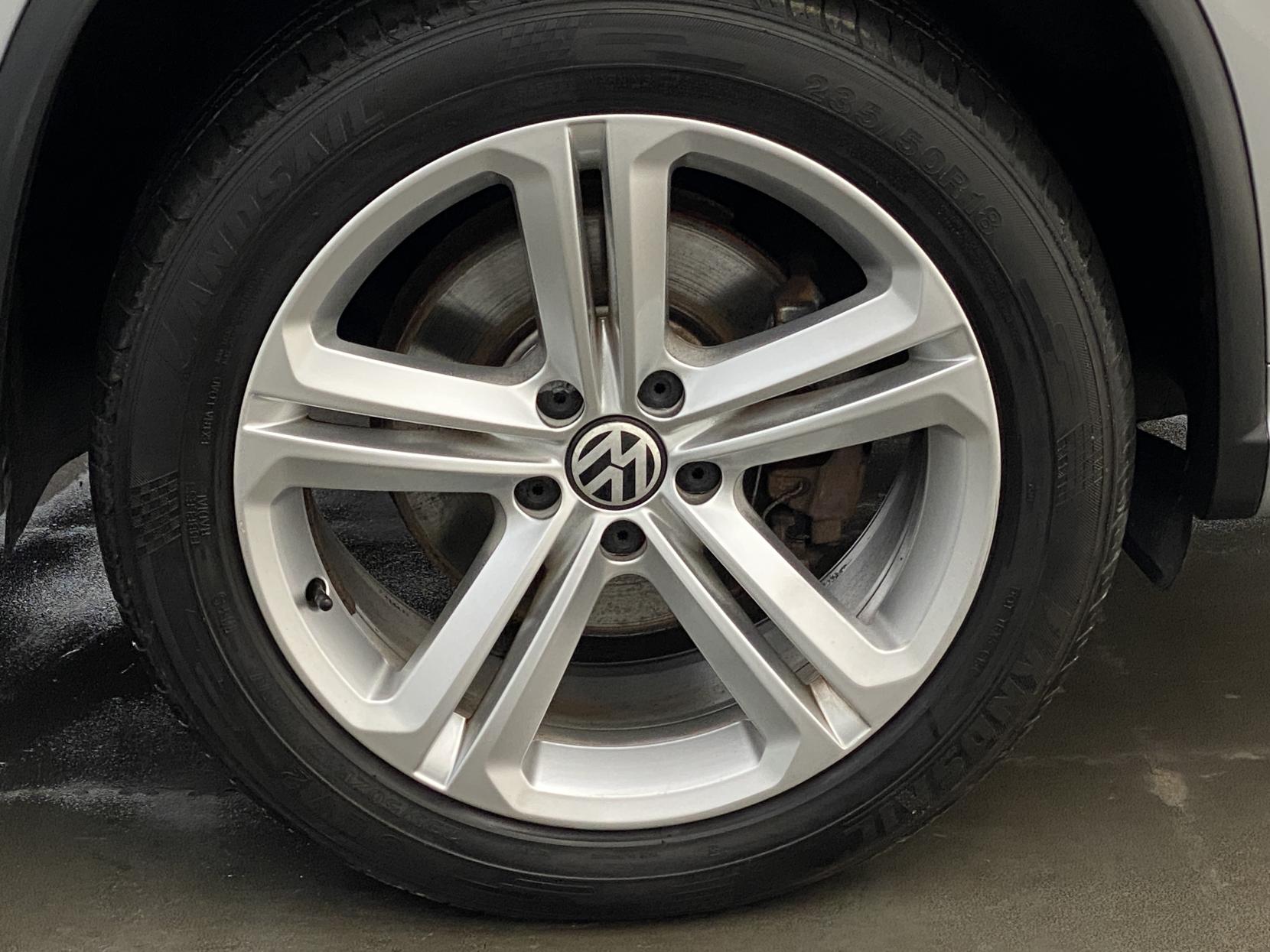 Volkswagen Tiguan 2.0 TDI BlueMotion Tech R-Line Edition SUV 5dr Diesel Manual 4WD Euro 6 (s/s) (150 ps)