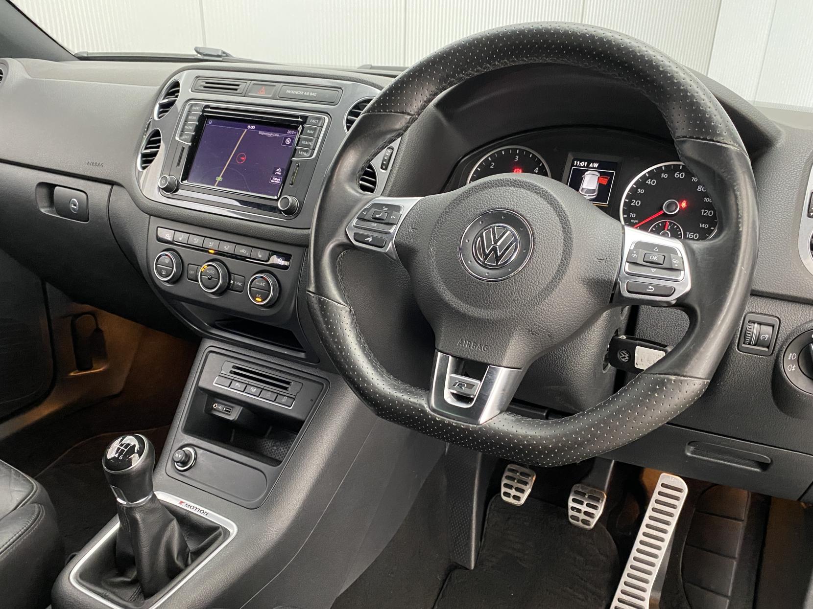 Volkswagen Tiguan 2.0 TDI BlueMotion Tech R-Line Edition SUV 5dr Diesel Manual 4WD Euro 6 (s/s) (150 ps)