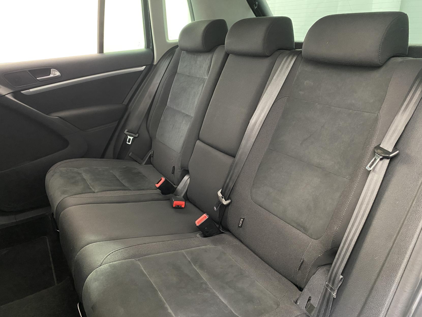 Volkswagen Tiguan 2.0 TDI BlueMotion Tech Match Edition SUV 5dr Diesel Manual 4WD Euro 6 (s/s) (150 ps)