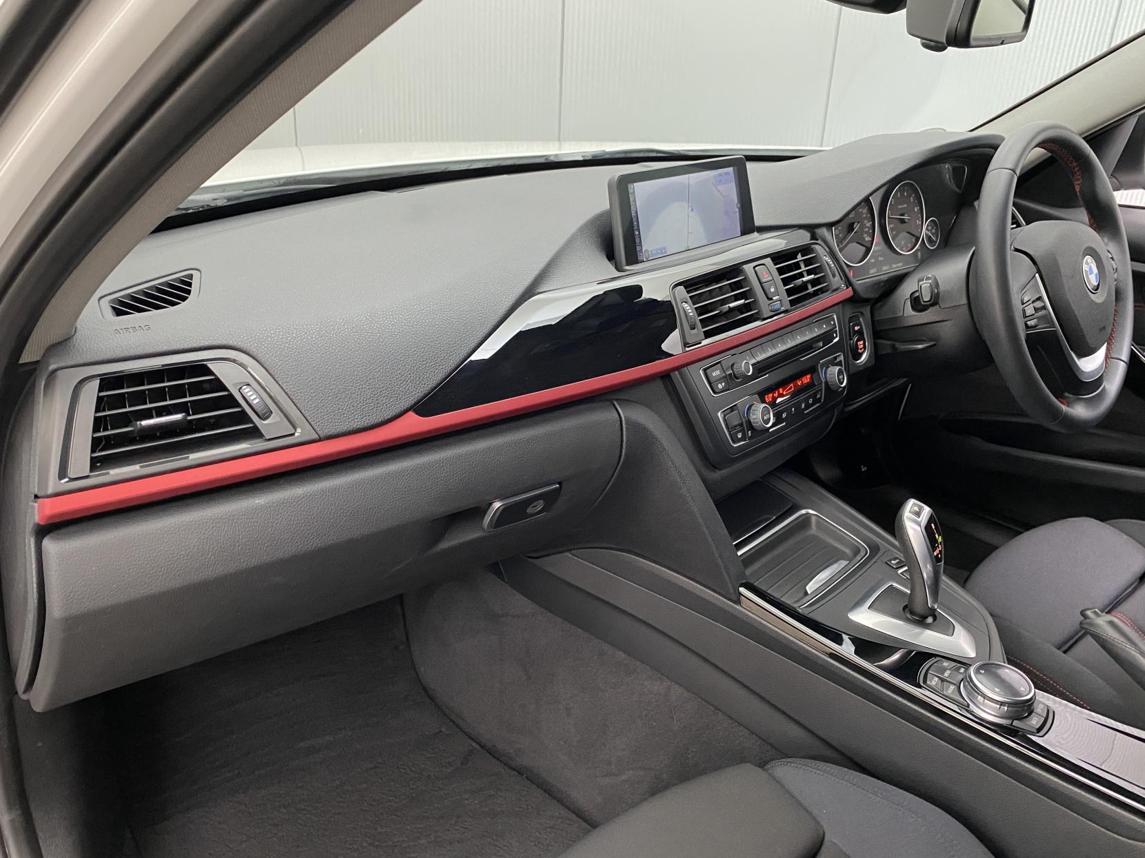 BMW 3 Series 2.0 320i Sport Touring 5dr Petrol Auto Euro 6 (s/s) (184 ps)