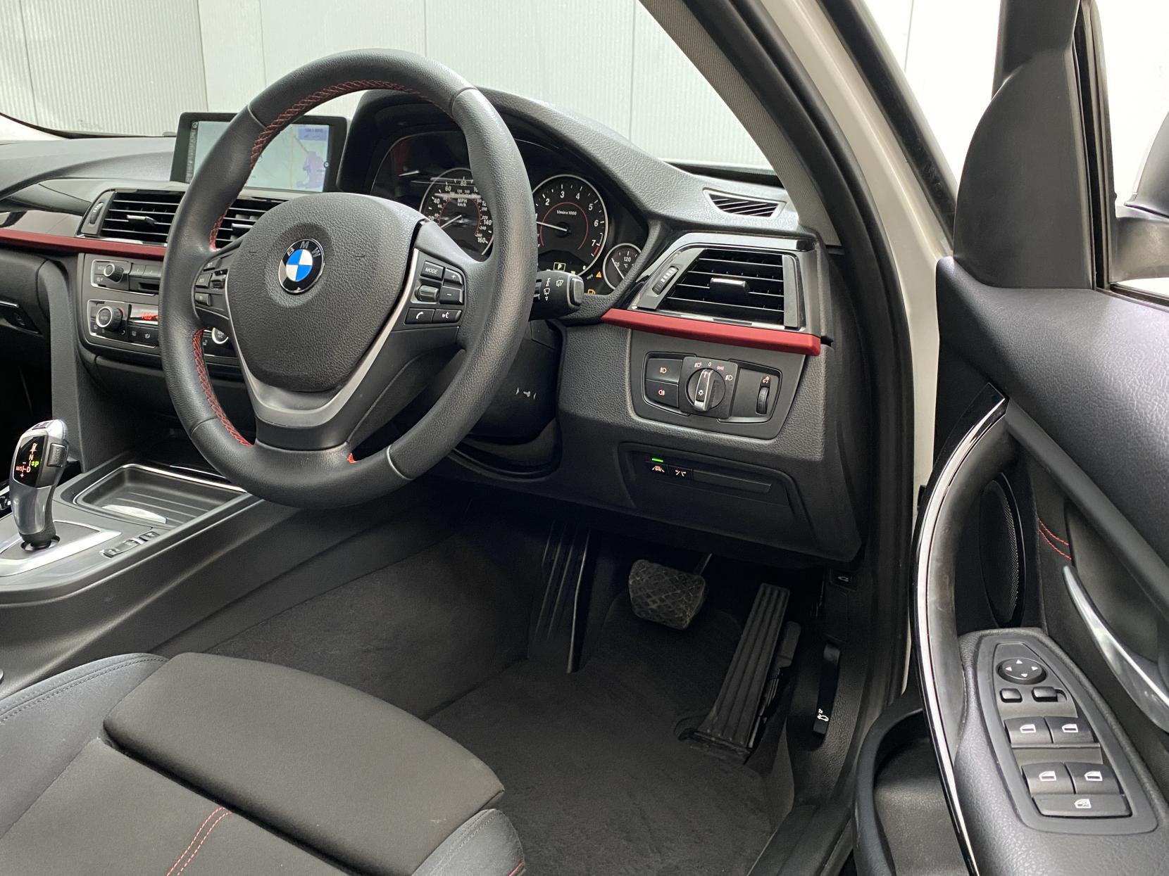 BMW 3 Series 2.0 320i Sport Touring 5dr Petrol Auto Euro 6 (s/s) (184 ps)