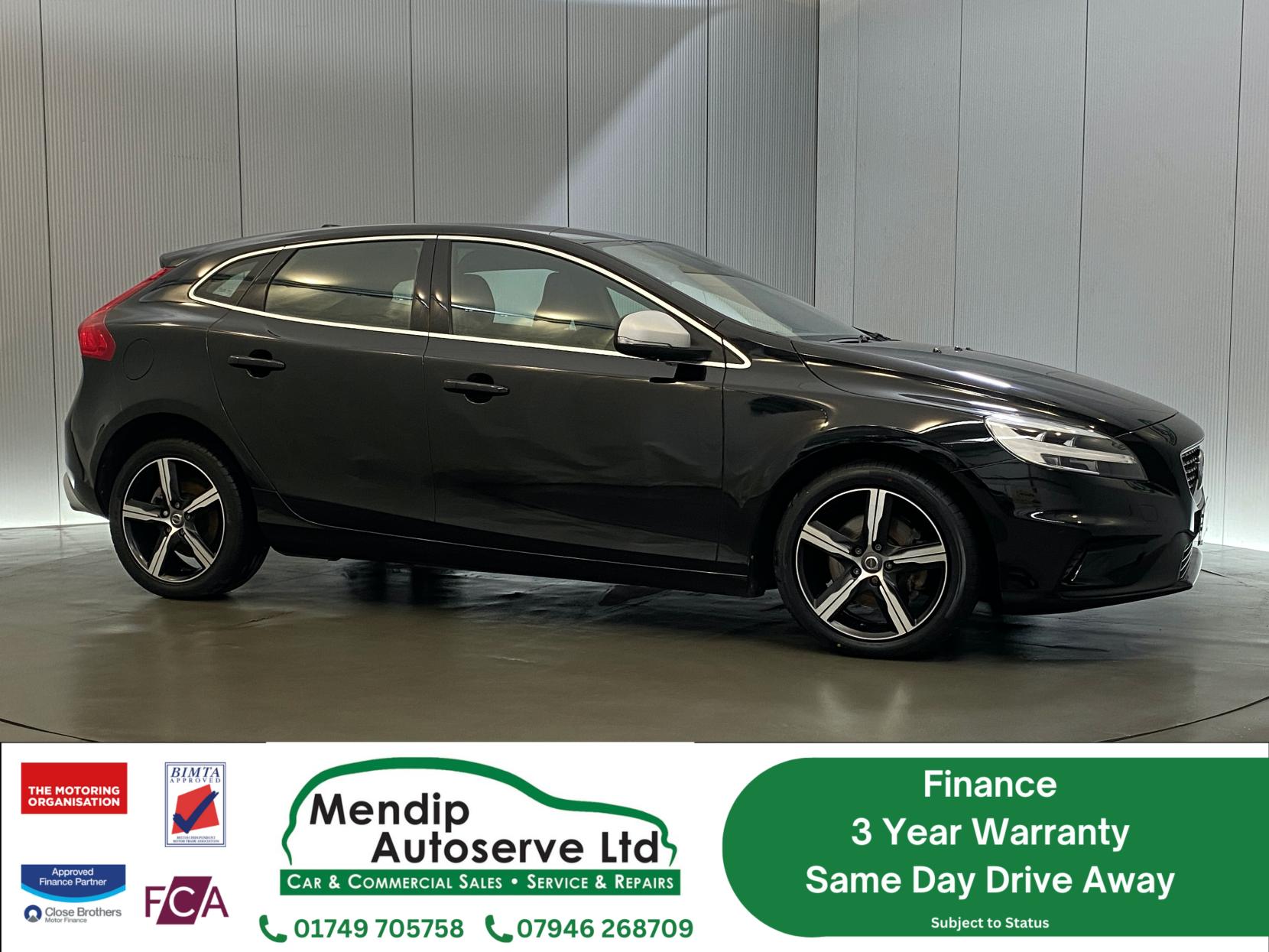Volvo V40 2.0 T2 R-Design Hatchback 5dr Petrol Manual Euro 6 (s/s) (122 ps)
