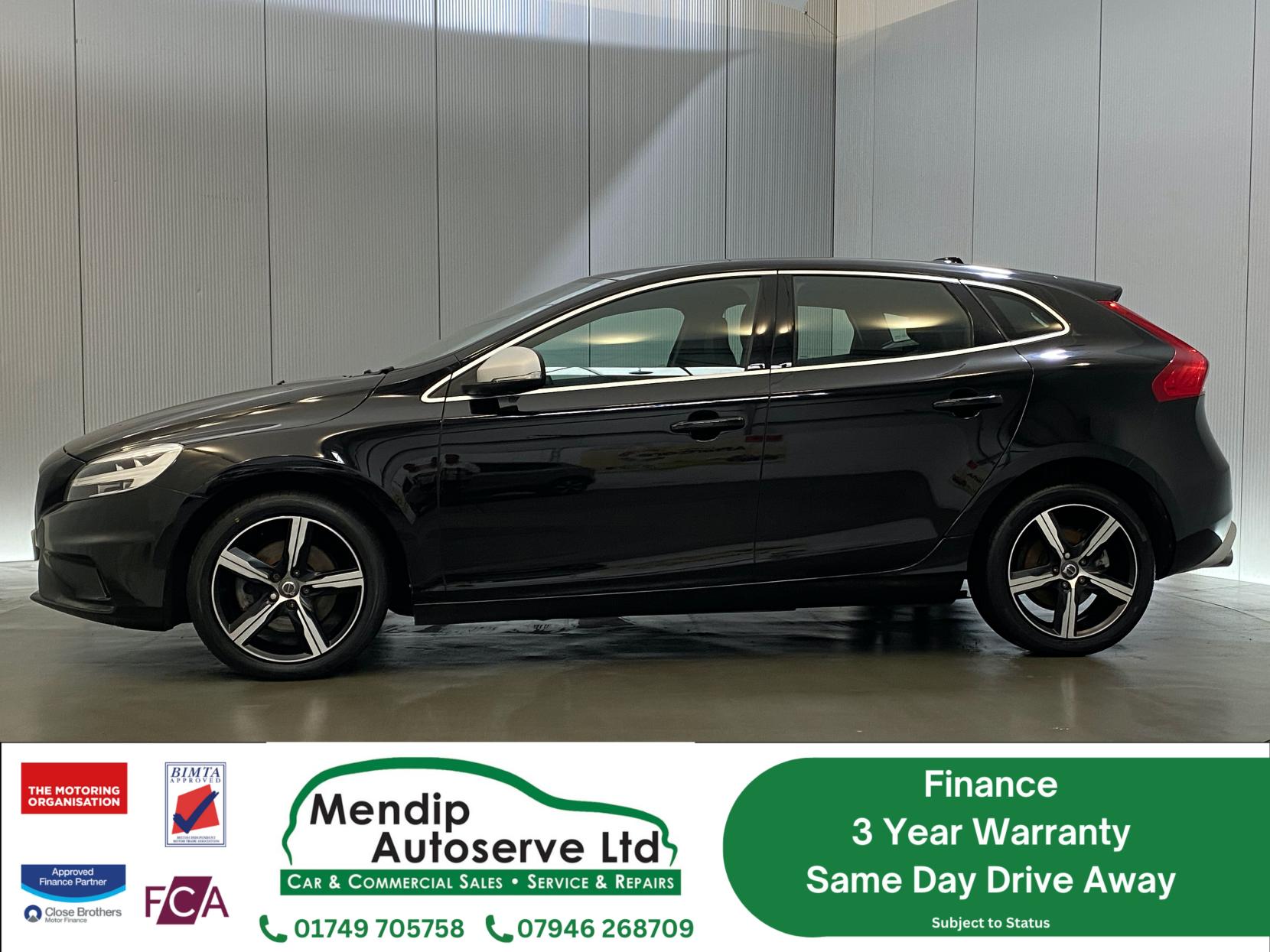 Volvo V40 2.0 T2 R-Design Hatchback 5dr Petrol Manual Euro 6 (s/s) (122 ps)