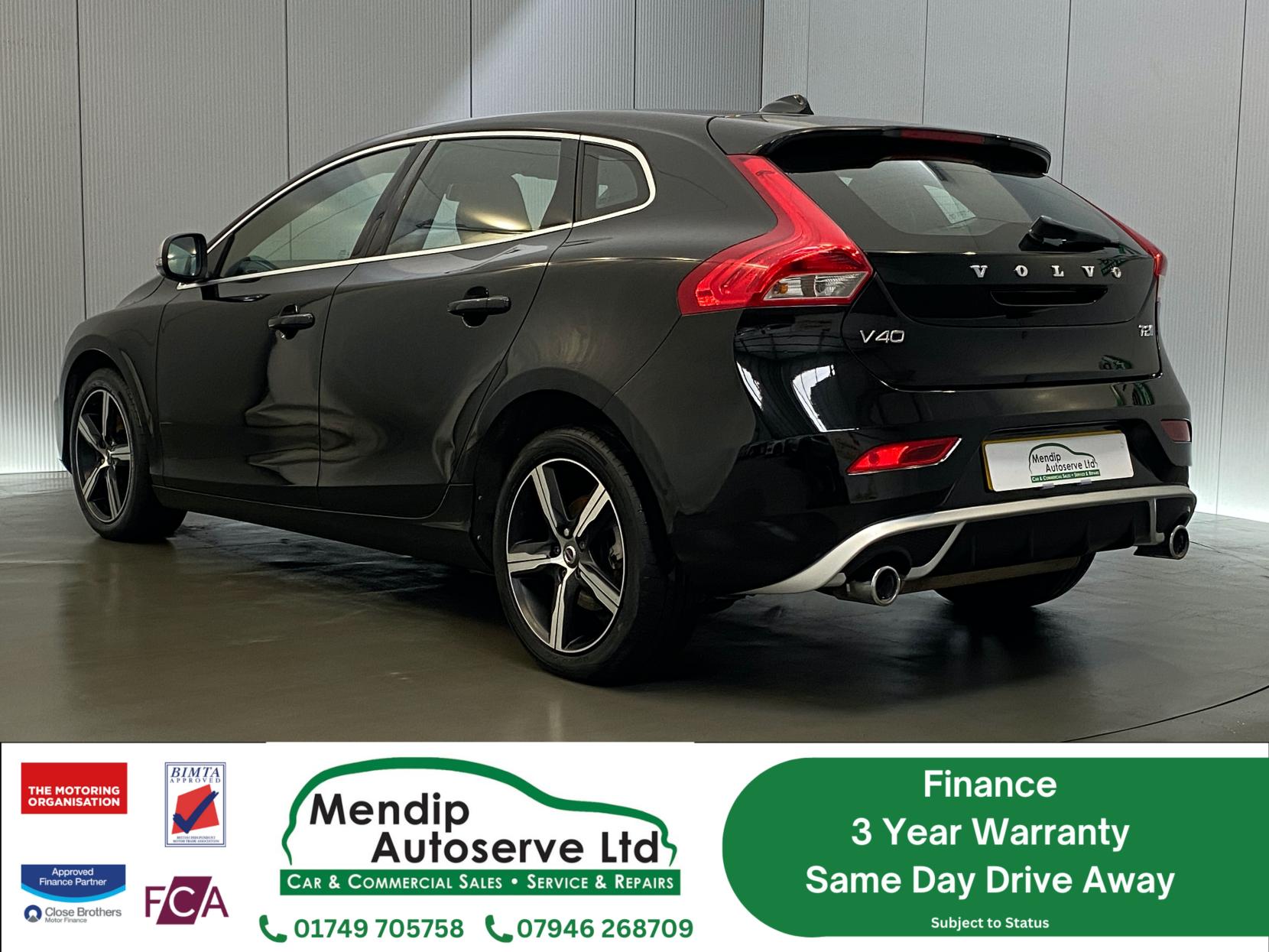 Volvo V40 2.0 T2 R-Design Hatchback 5dr Petrol Manual Euro 6 (s/s) (122 ps)