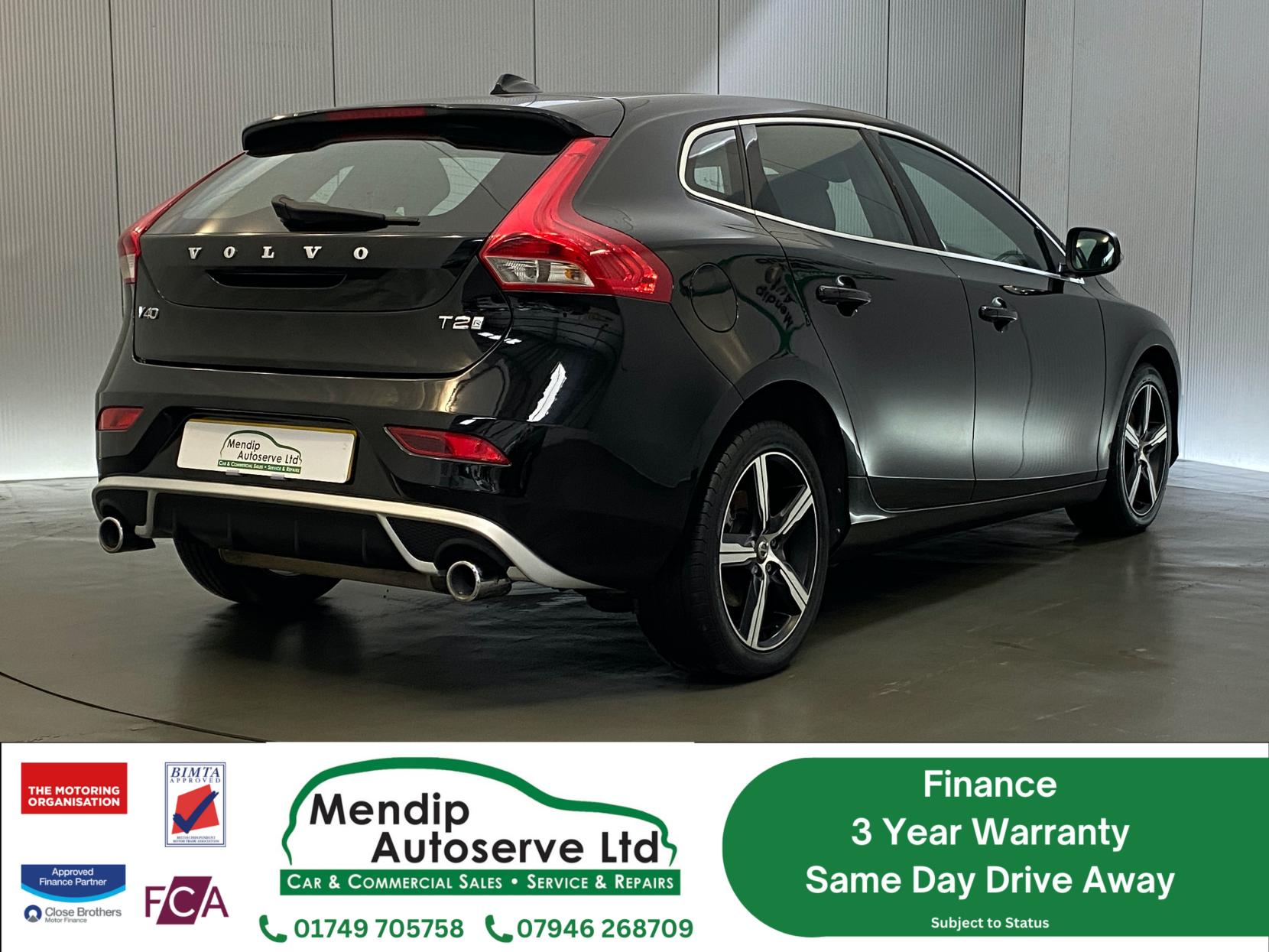 Volvo V40 2.0 T2 R-Design Hatchback 5dr Petrol Manual Euro 6 (s/s) (122 ps)