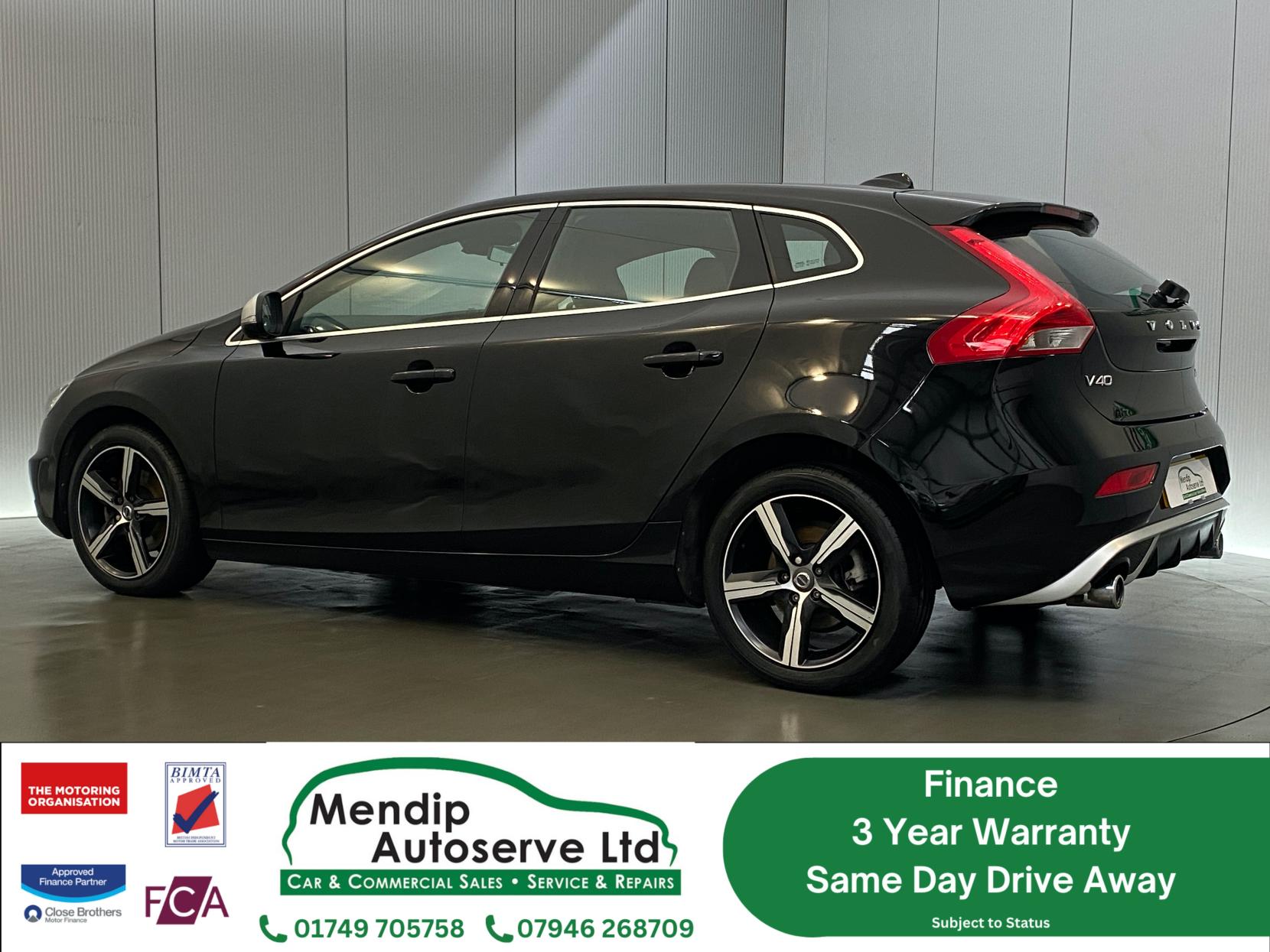 Volvo V40 2.0 T2 R-Design Hatchback 5dr Petrol Manual Euro 6 (s/s) (122 ps)