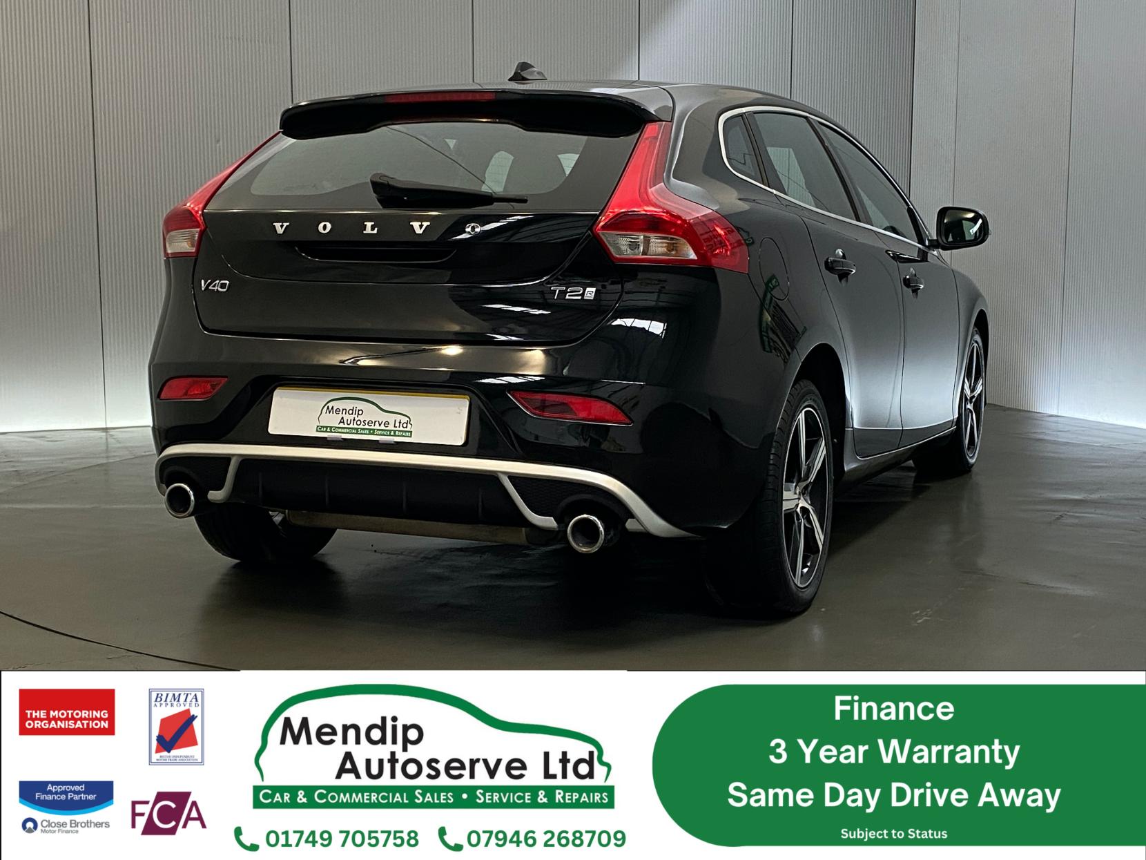 Volvo V40 2.0 T2 R-Design Hatchback 5dr Petrol Manual Euro 6 (s/s) (122 ps)
