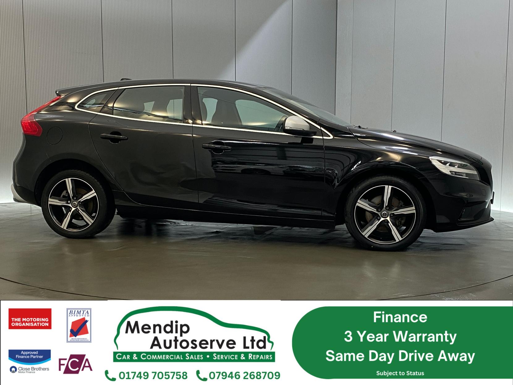 Volvo V40 2.0 T2 R-Design Hatchback 5dr Petrol Manual Euro 6 (s/s) (122 ps)