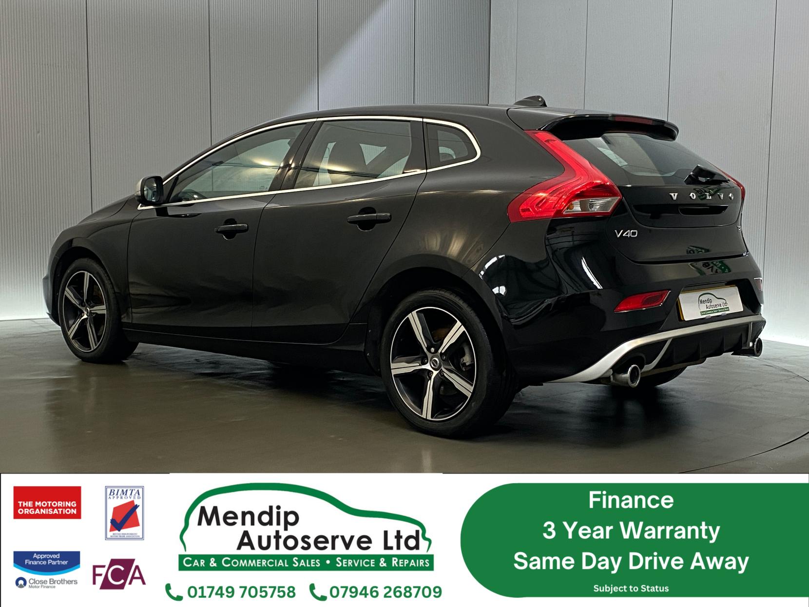 Volvo V40 2.0 T2 R-Design Hatchback 5dr Petrol Manual Euro 6 (s/s) (122 ps)