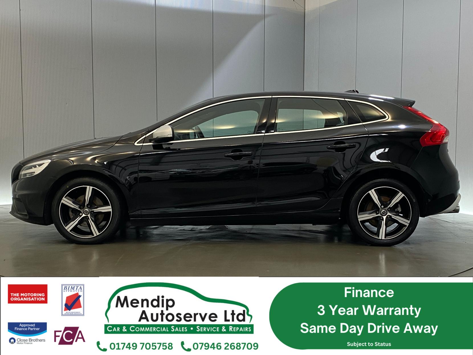 Volvo V40 2.0 T2 R-Design Hatchback 5dr Petrol Manual Euro 6 (s/s) (122 ps)
