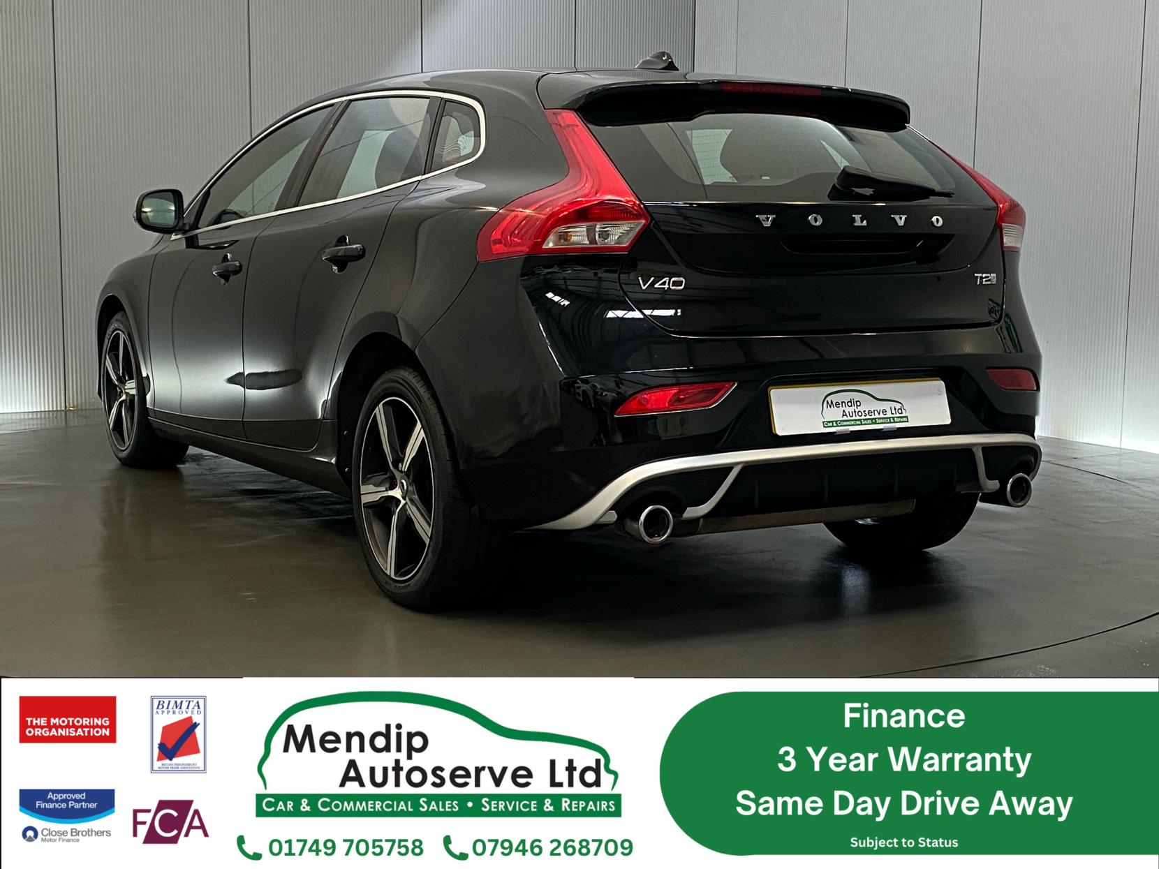 Volvo V40 2.0 T2 R-Design Hatchback 5dr Petrol Manual Euro 6 (s/s) (122 ps)