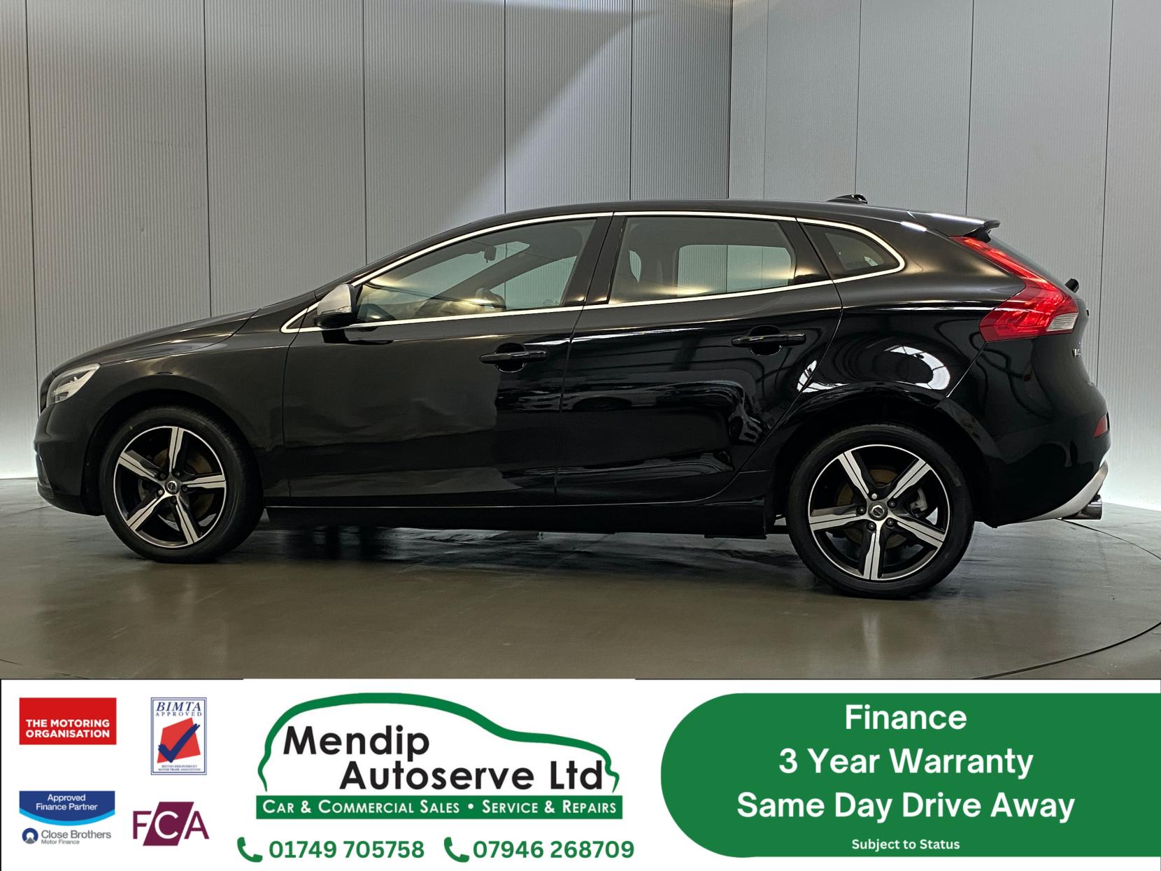 Volvo V40 2.0 T2 R-Design Hatchback 5dr Petrol Manual Euro 6 (s/s) (122 ps)