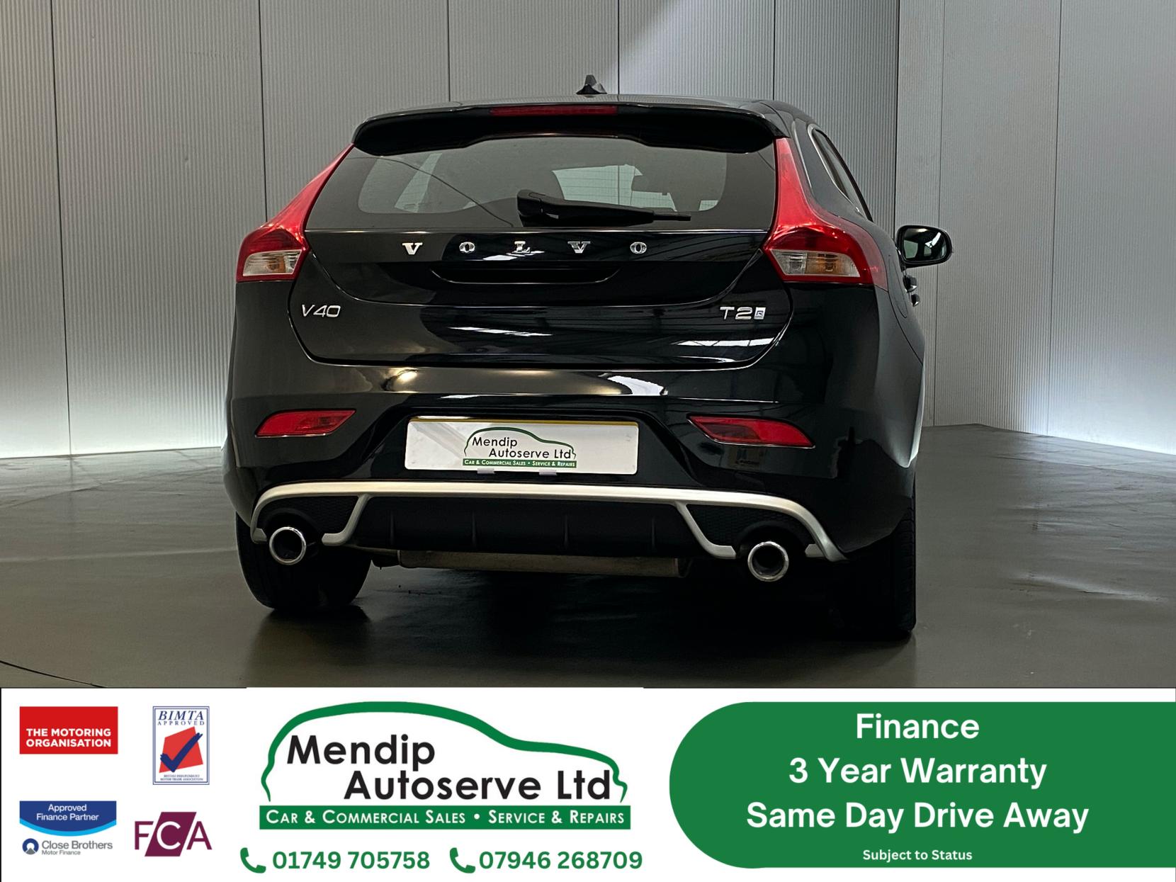 Volvo V40 2.0 T2 R-Design Hatchback 5dr Petrol Manual Euro 6 (s/s) (122 ps)