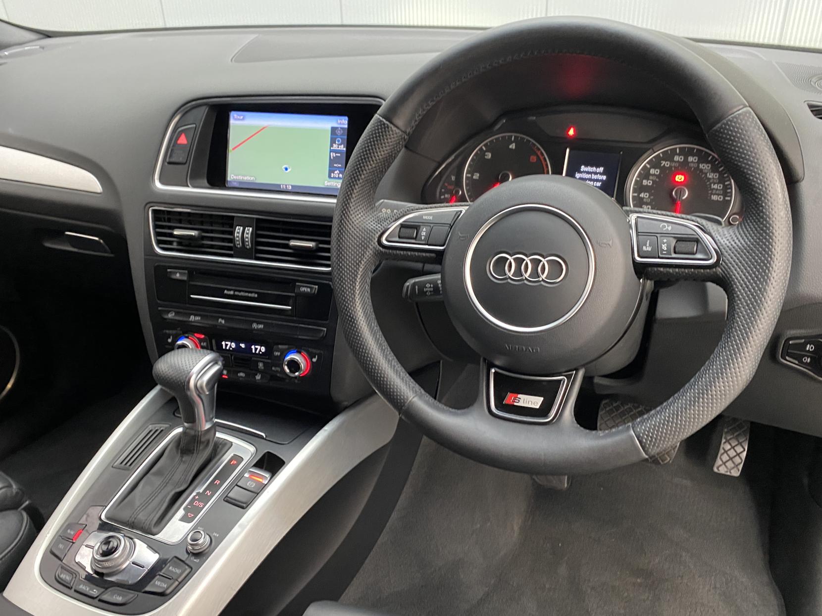 Audi Q5 2.0 TDI S line Plus SUV 5dr Diesel S Tronic quattro Euro 5 (s/s) (177 ps)