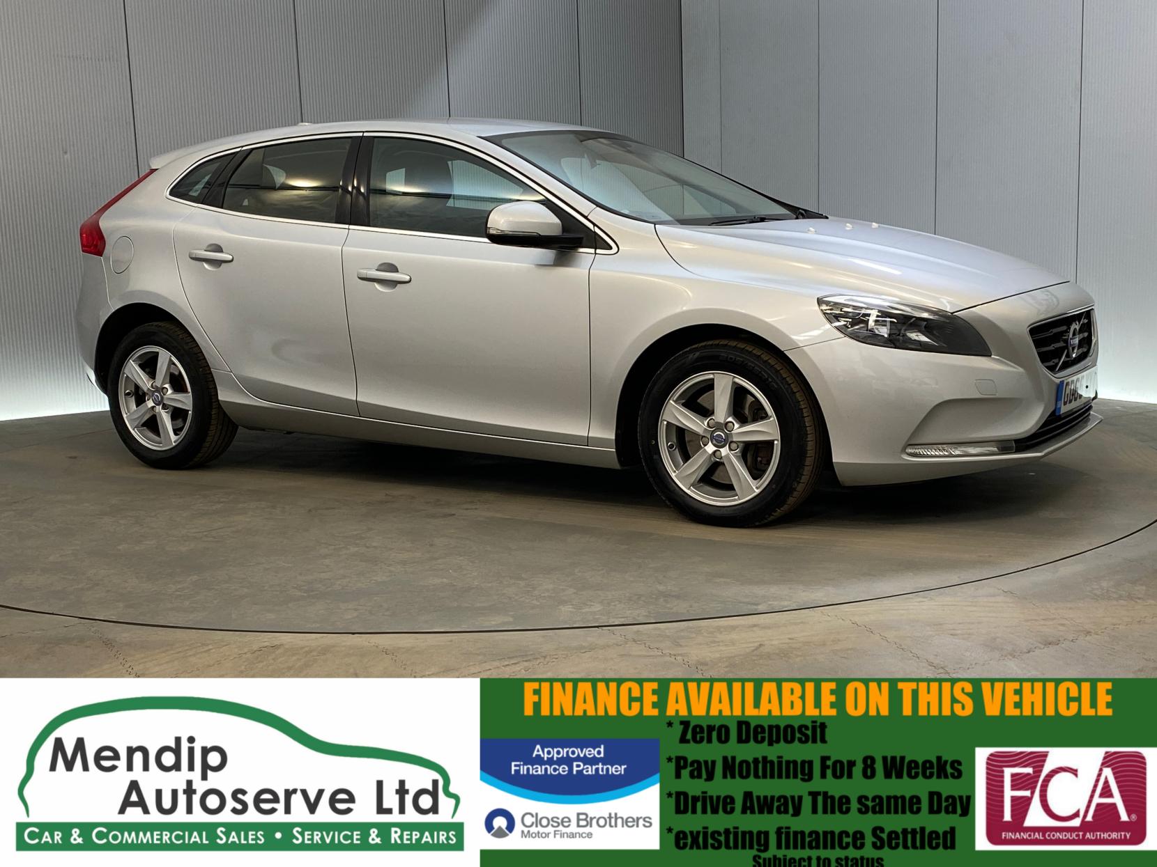 Volvo V40 2.0 D2 SE Nav Hatchback 5dr Diesel Auto Euro 6 (s/s) (120 ps)