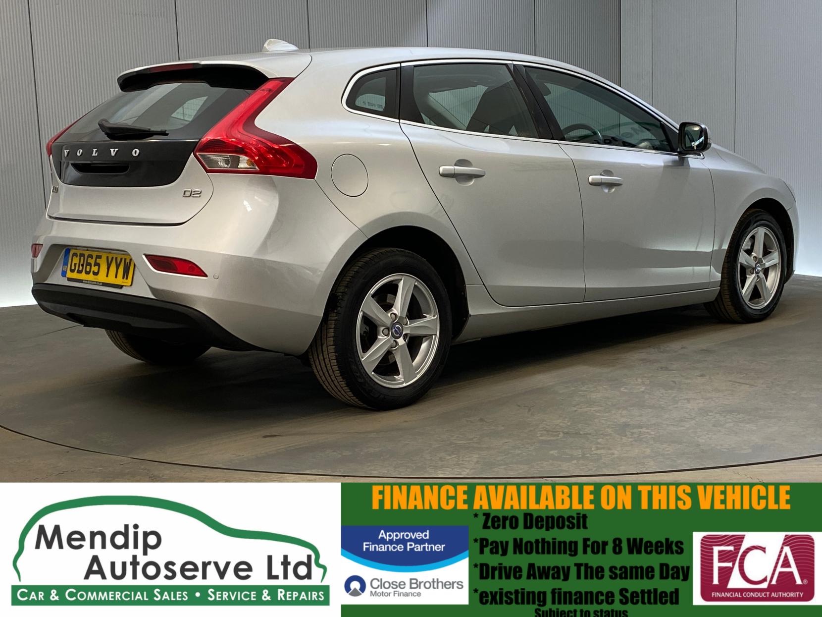 Volvo V40 2.0 D2 SE Nav Hatchback 5dr Diesel Auto Euro 6 (s/s) (120 ps)