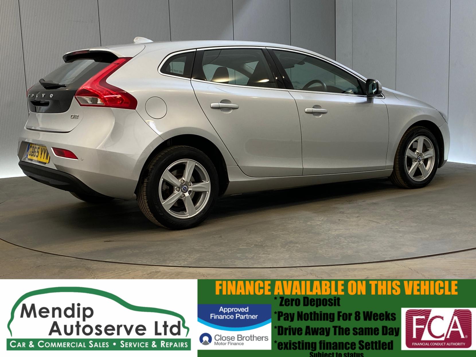 Volvo V40 2.0 D2 SE Nav Hatchback 5dr Diesel Auto Euro 6 (s/s) (120 ps)