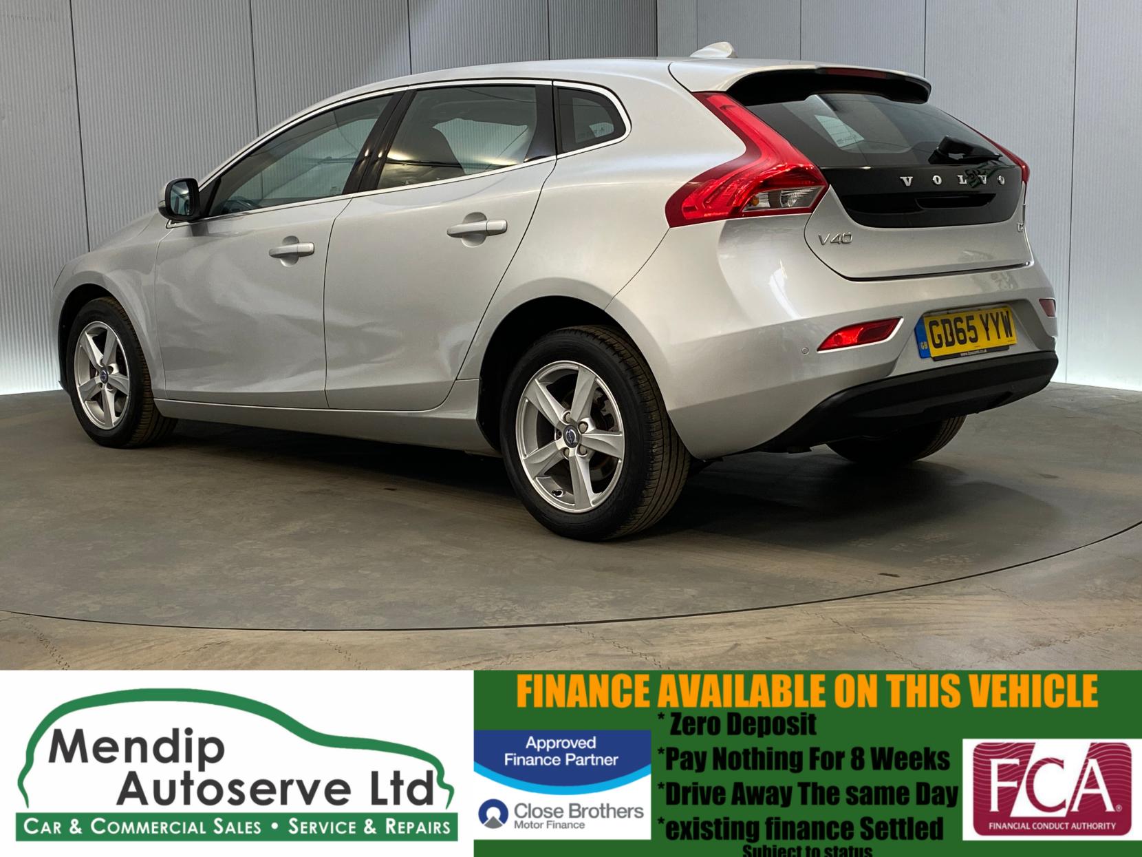 Volvo V40 2.0 D2 SE Nav Hatchback 5dr Diesel Auto Euro 6 (s/s) (120 ps)