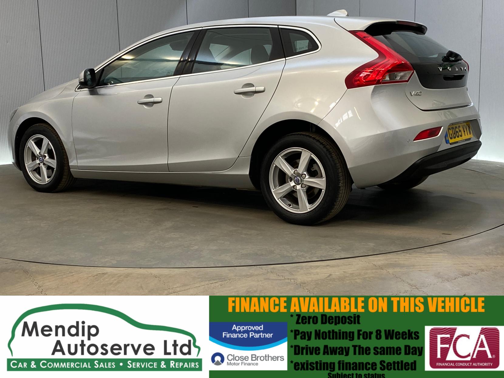 Volvo V40 2.0 D2 SE Nav Hatchback 5dr Diesel Auto Euro 6 (s/s) (120 ps)