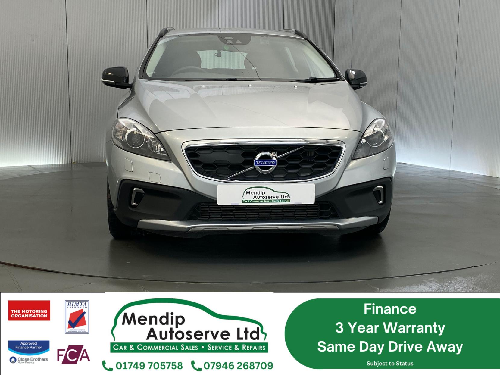 Volvo V40 Cross Country 2.0 T5 Lux Nav Hatchback 5dr Petrol Geartronic AWD Euro 6 (s/s) (245 ps)