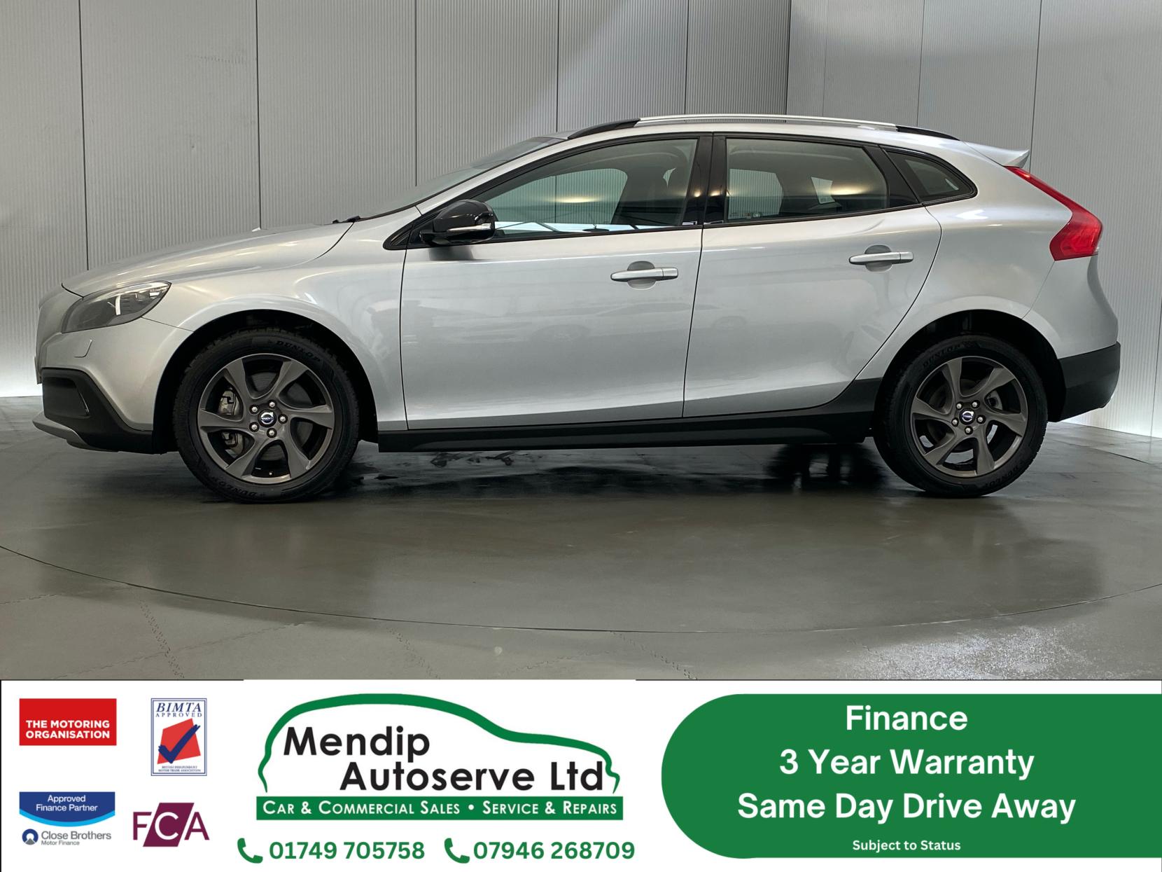Volvo V40 Cross Country 2.0 T5 Lux Nav Hatchback 5dr Petrol Geartronic AWD Euro 6 (s/s) (245 ps)