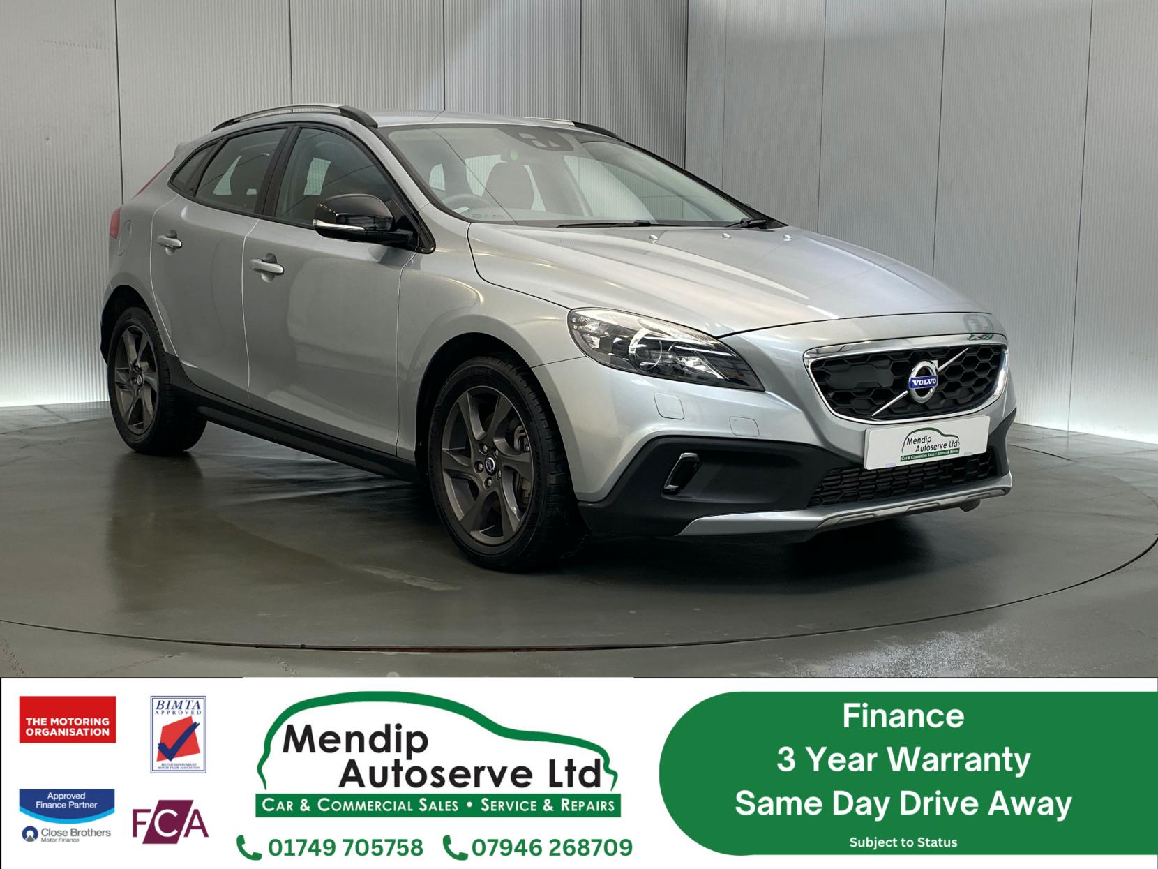Volvo V40 Cross Country 2.0 T5 Lux Nav Hatchback 5dr Petrol Geartronic AWD Euro 6 (s/s) (245 ps)