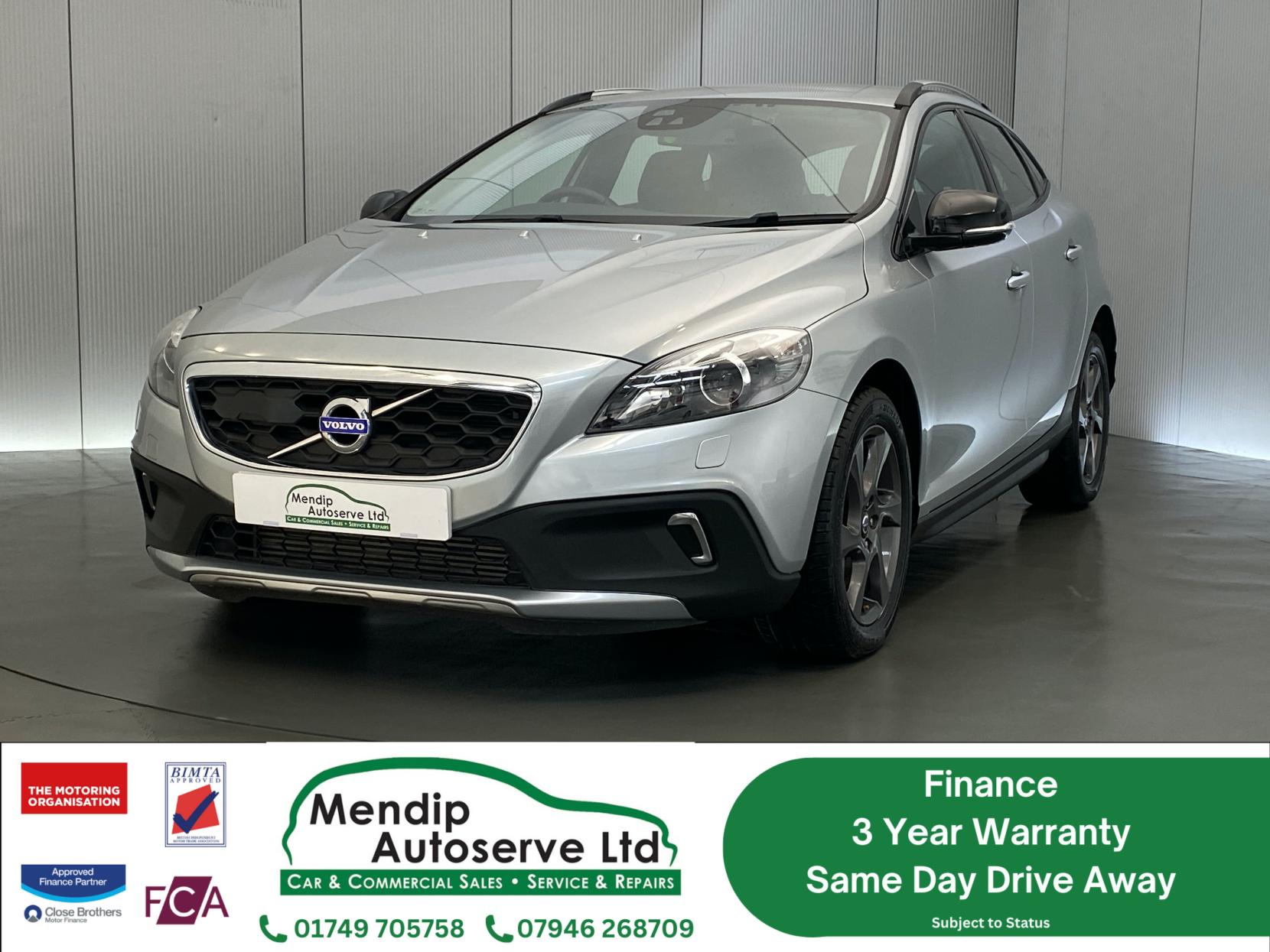 Volvo V40 Cross Country 2.0 T5 Lux Nav Hatchback 5dr Petrol Geartronic AWD Euro 6 (s/s) (245 ps)